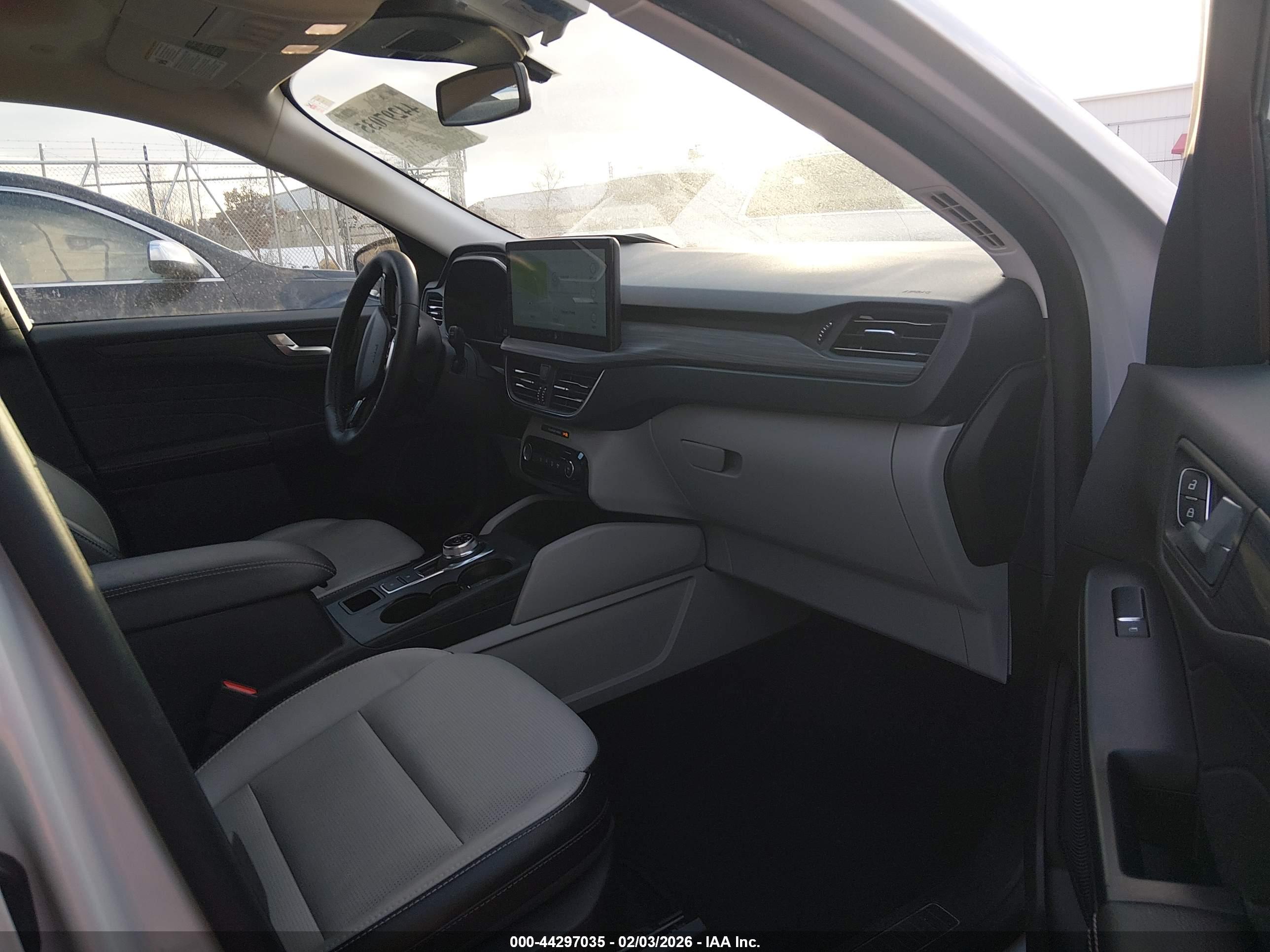 FORD ESCAPE image 5