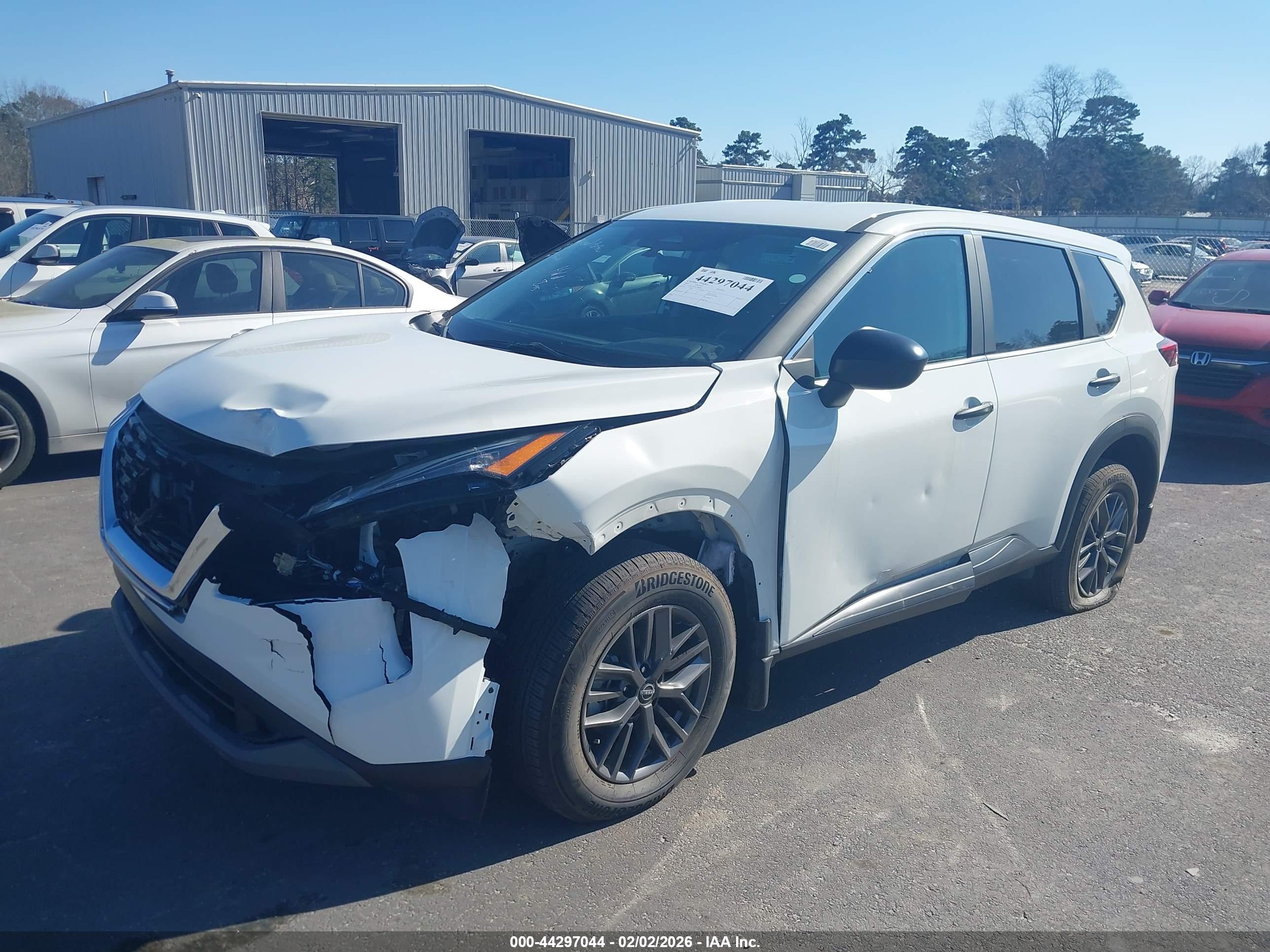 NISSAN ROGUE image 2