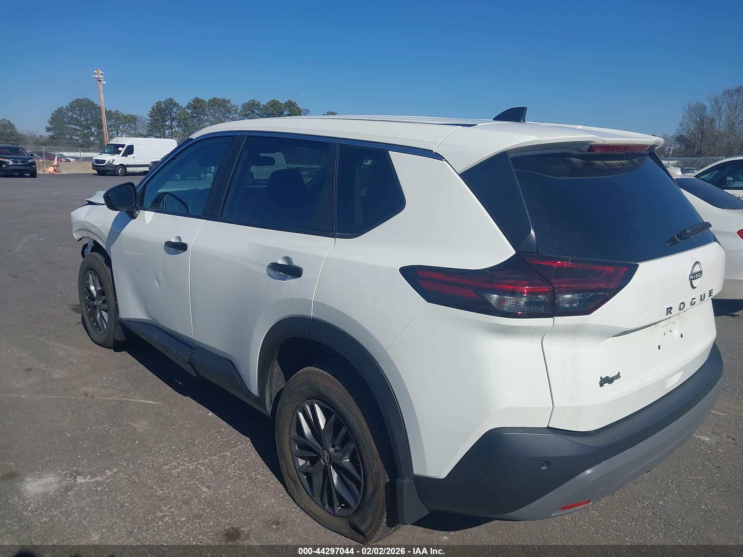 NISSAN ROGUE image 3