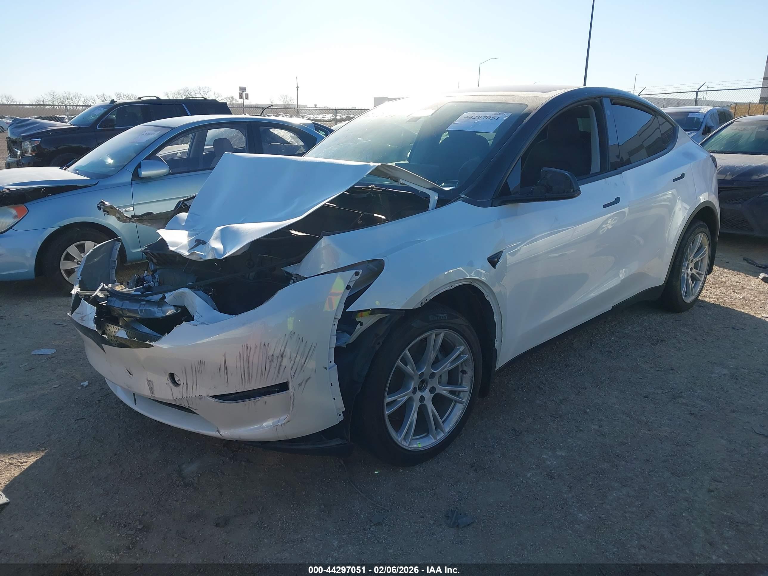 TESLA MODEL image 2