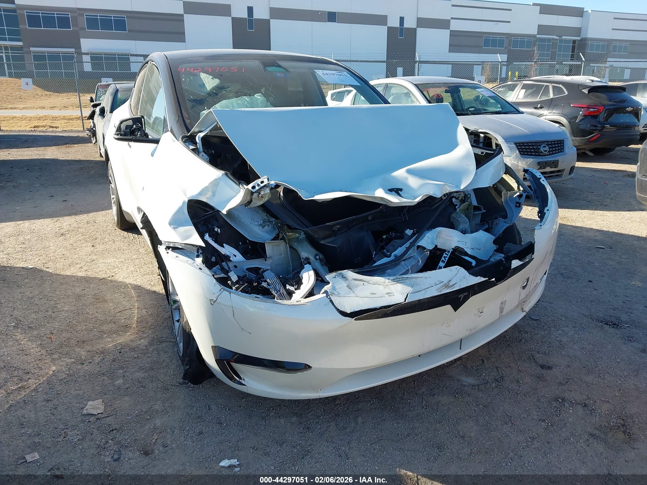 TESLA MODEL image 6