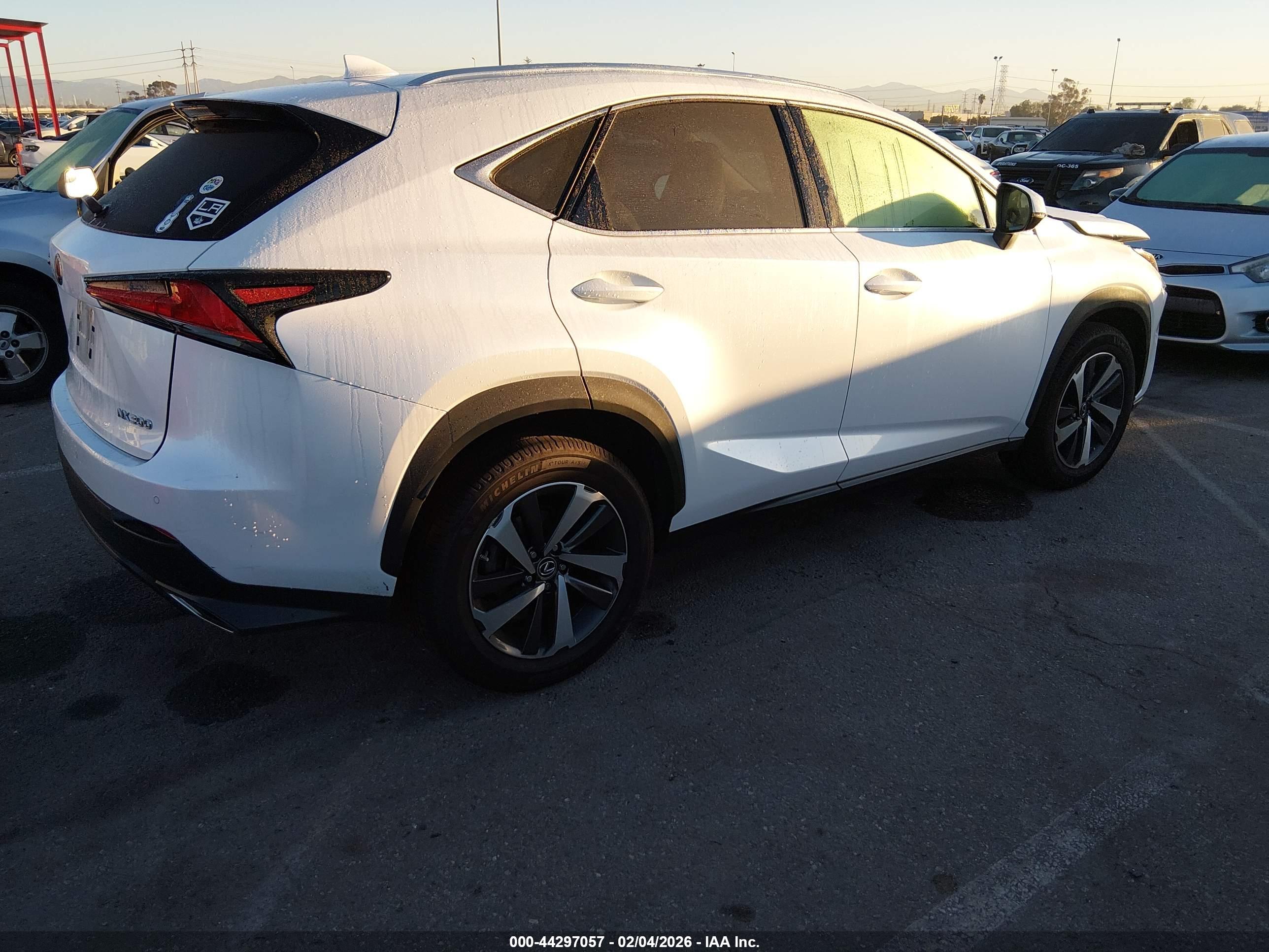 LEXUS NX image 4