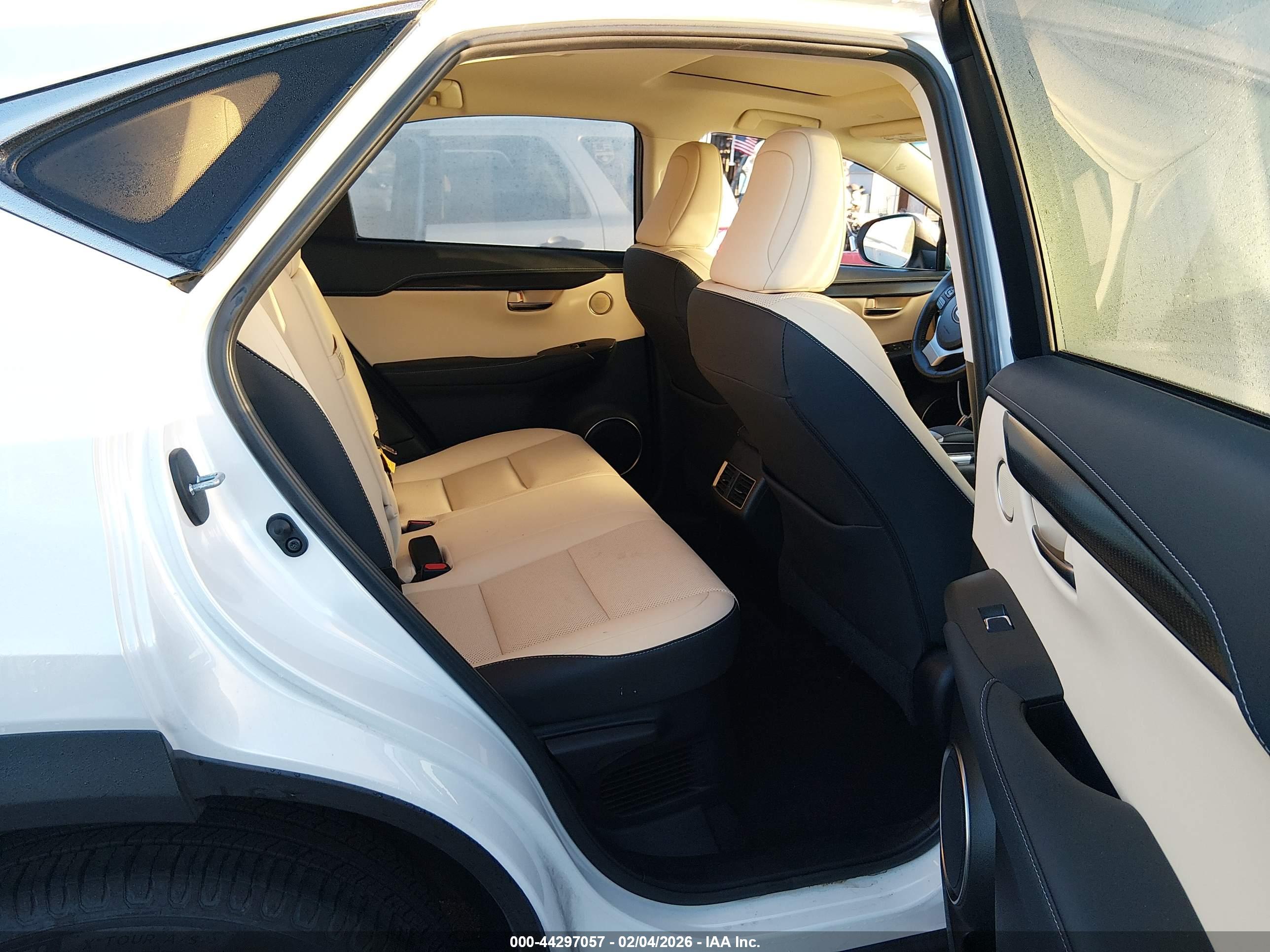 LEXUS NX image 8