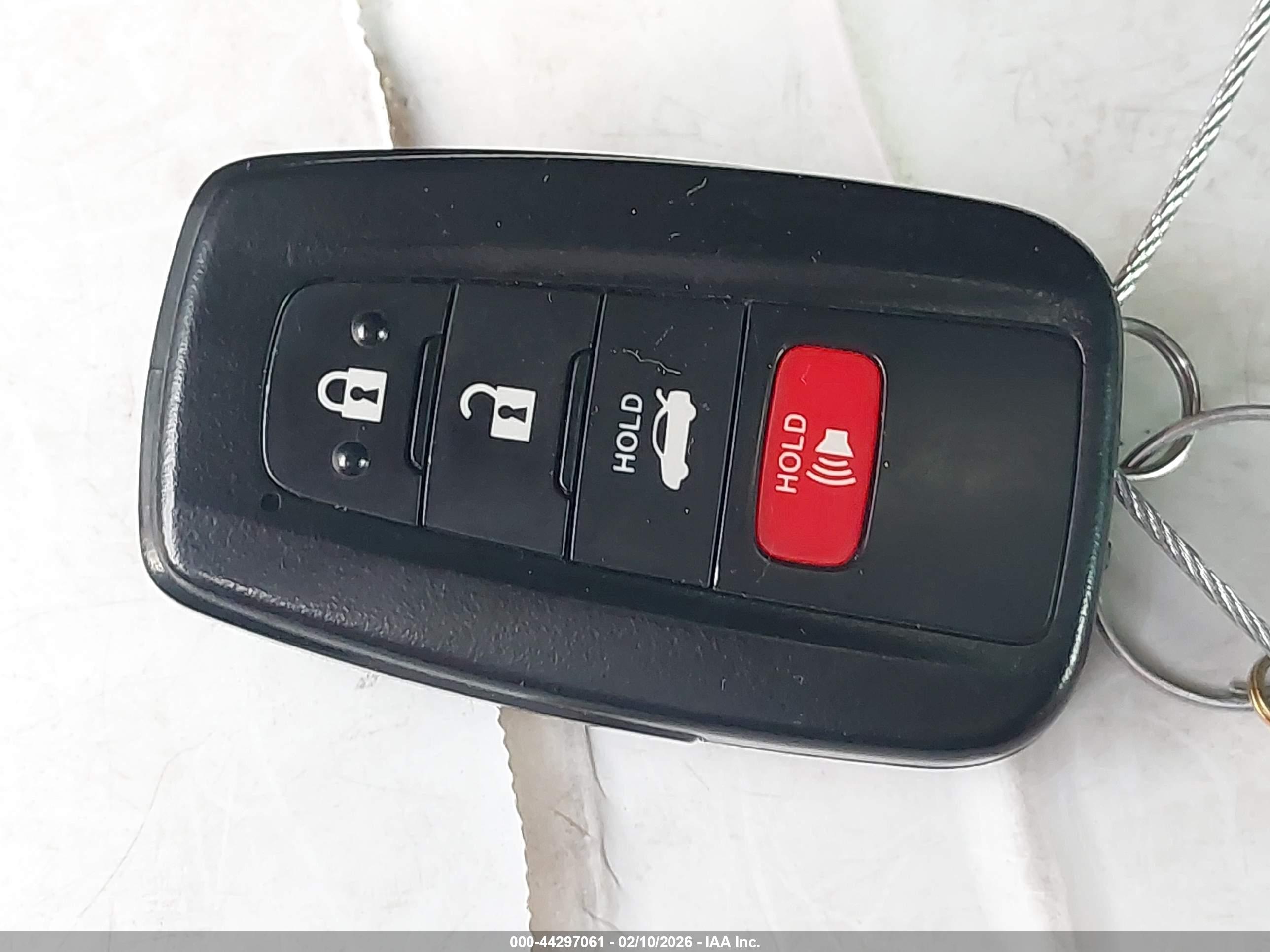 TOYOTA CAMRY image 11