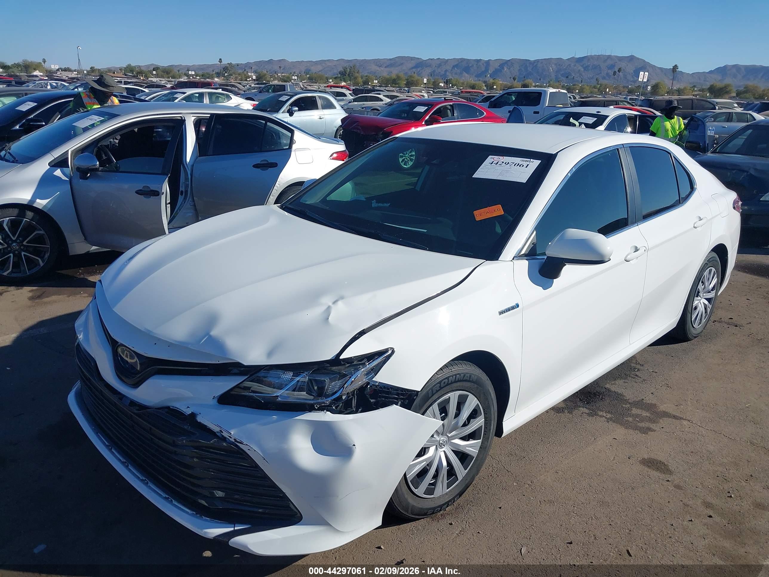 TOYOTA CAMRY image 2