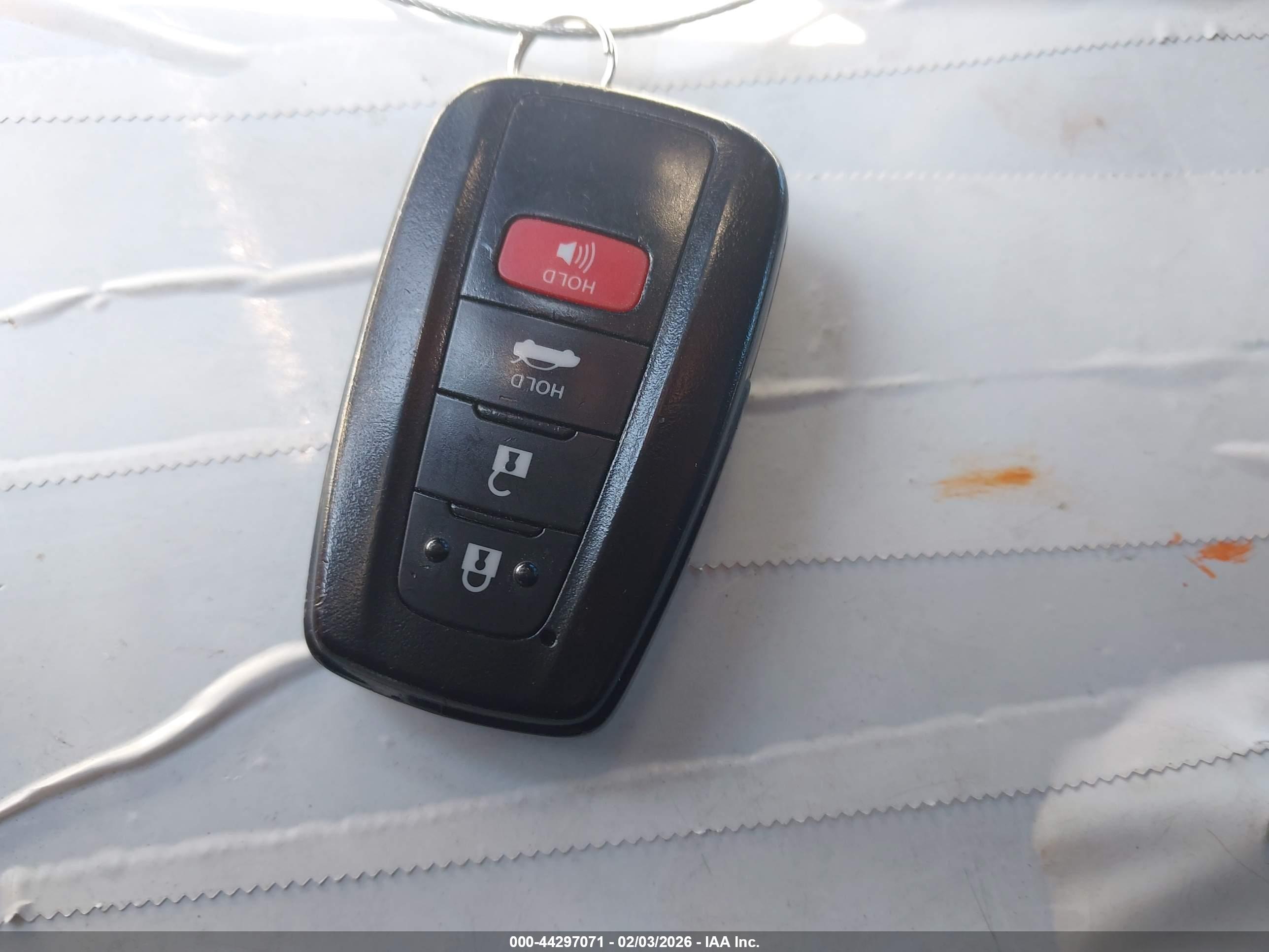 TOYOTA AVALON image 11