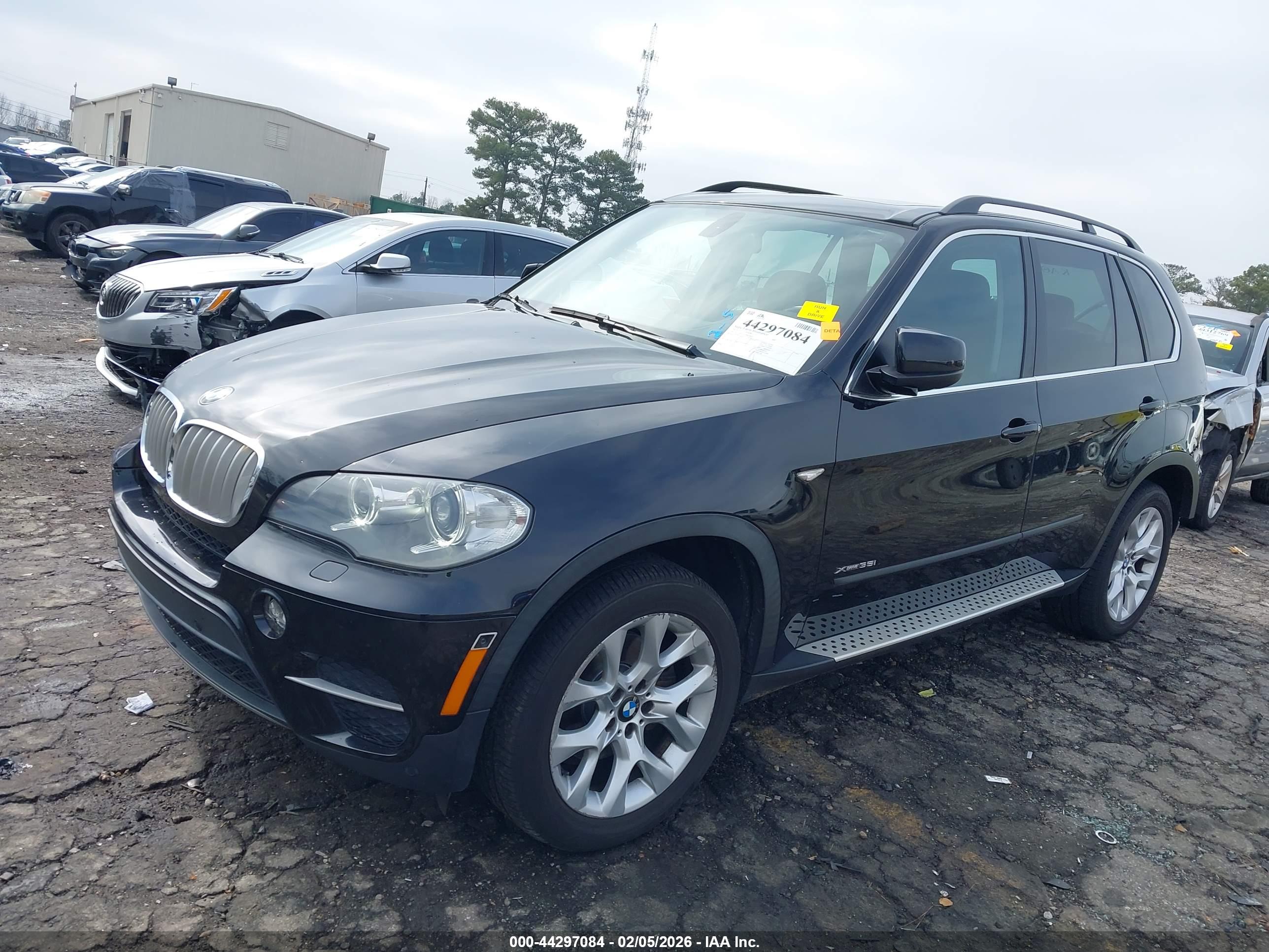 BMW X5 image 2