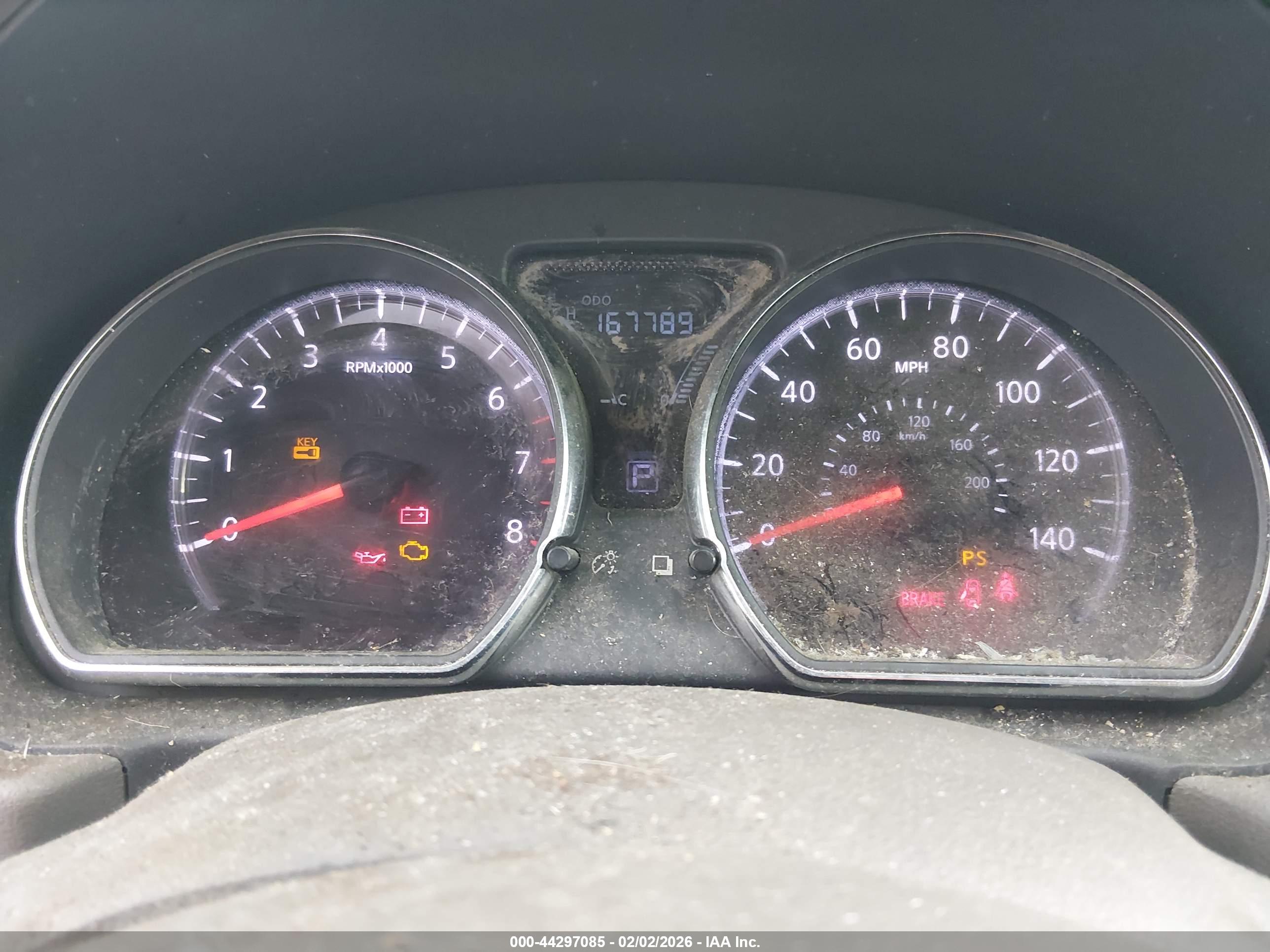 NISSAN VERSA image 7