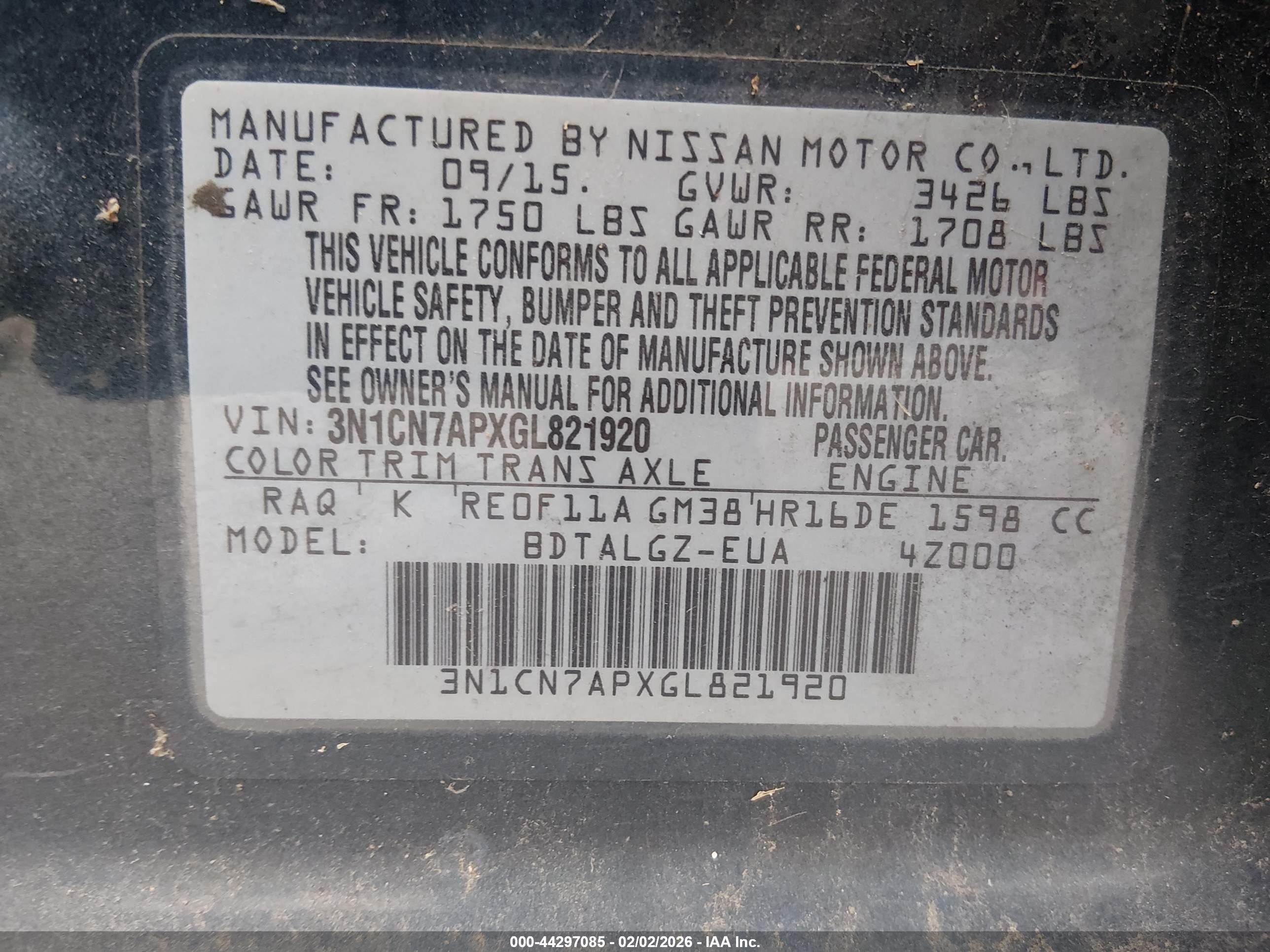 NISSAN VERSA image 9