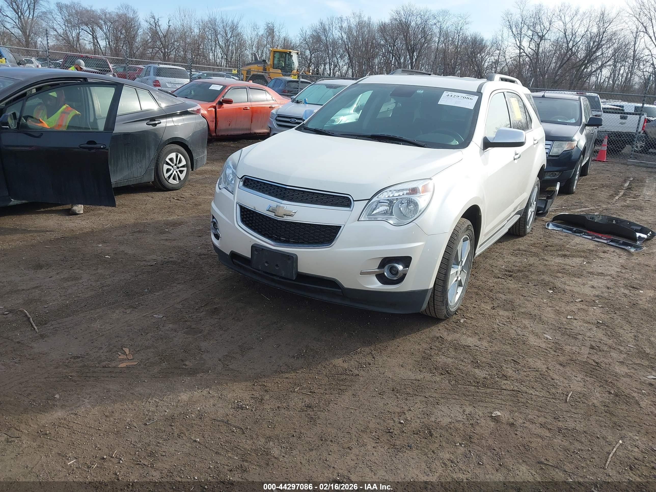 CHEVROLET EQUINOX image 2