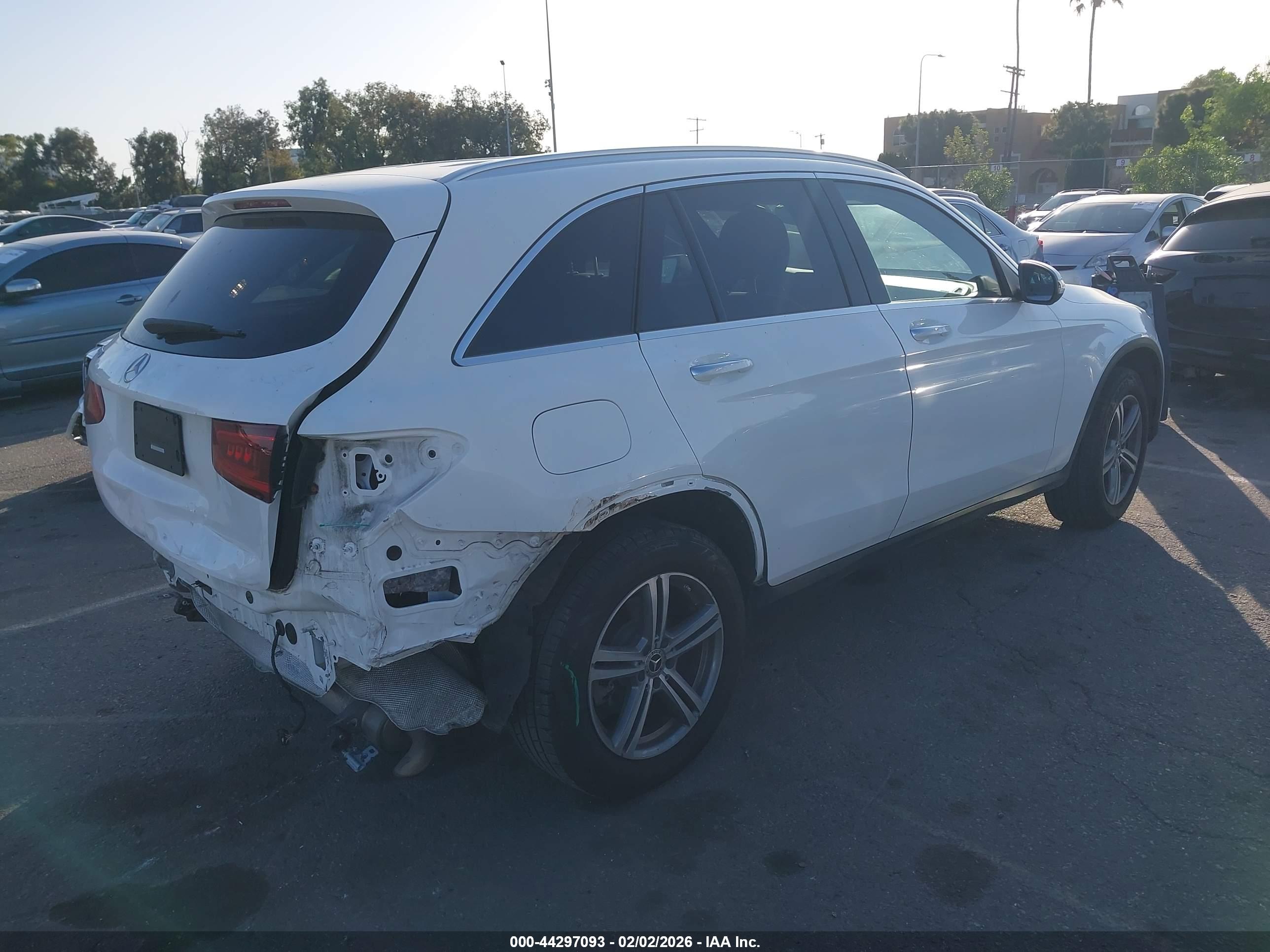 MERCEDES-BENZ GLC image 4