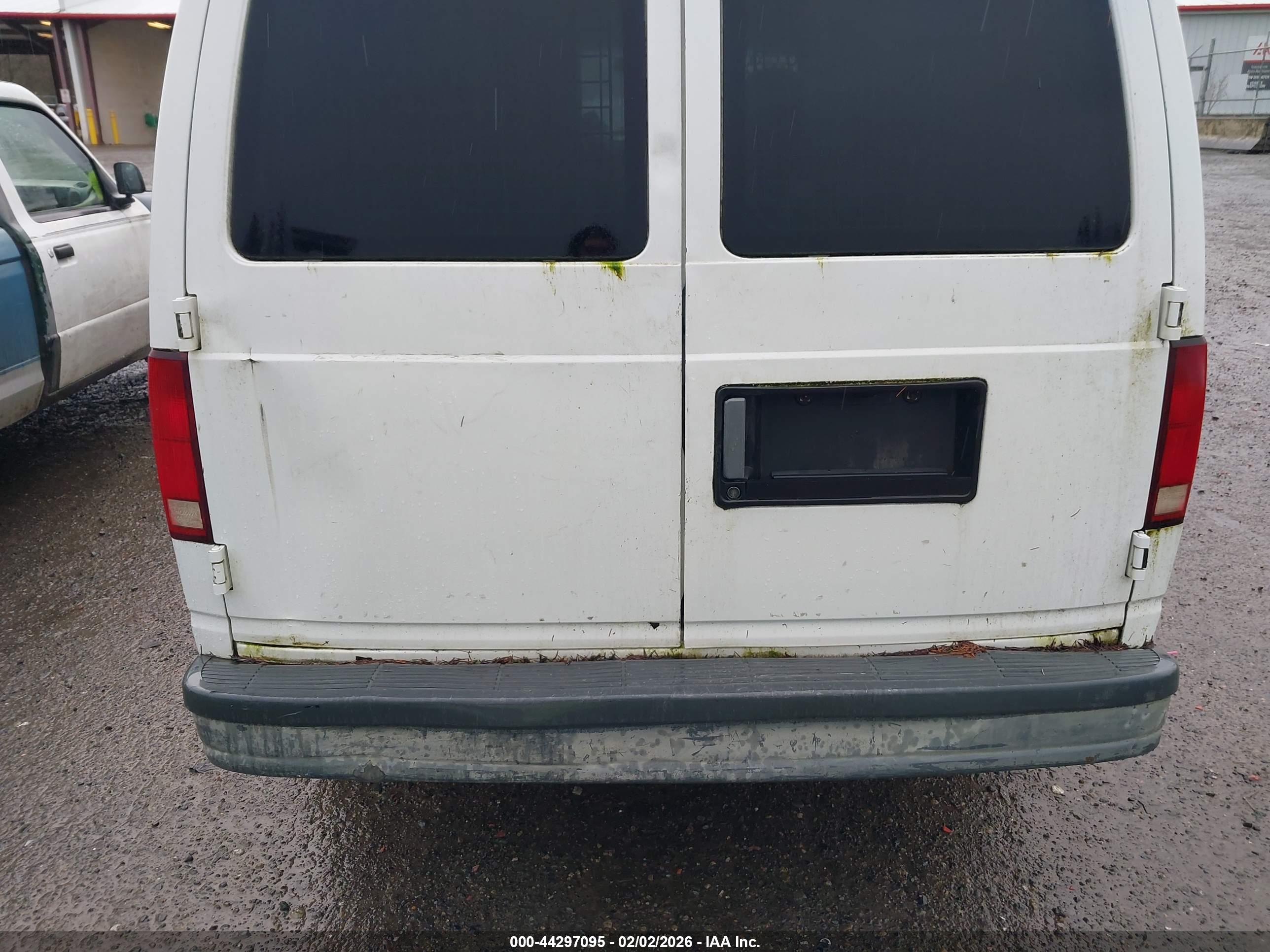 CHEVROLET ASTRO image 6