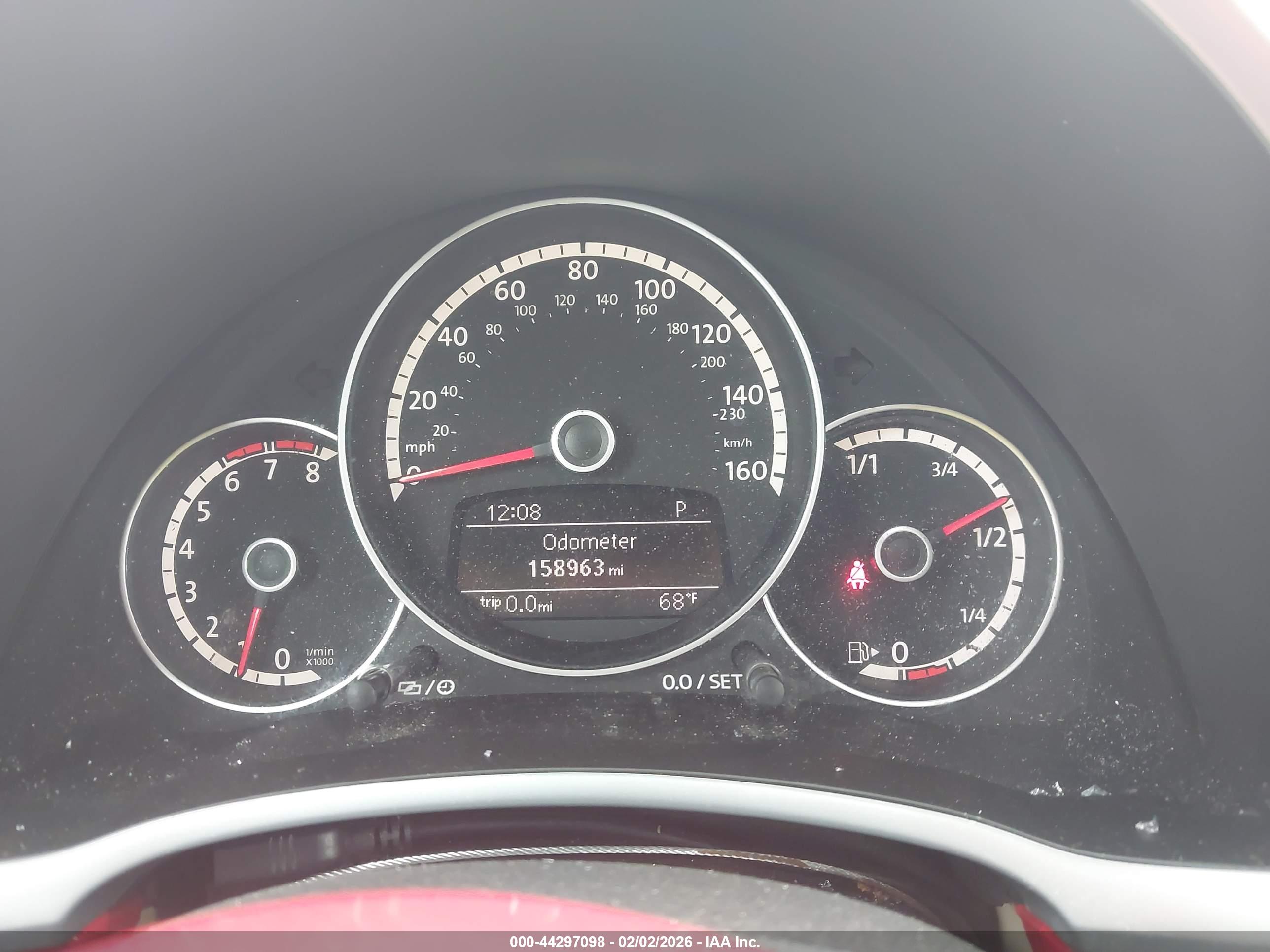 VOLKSWAGEN BEETLE image 7