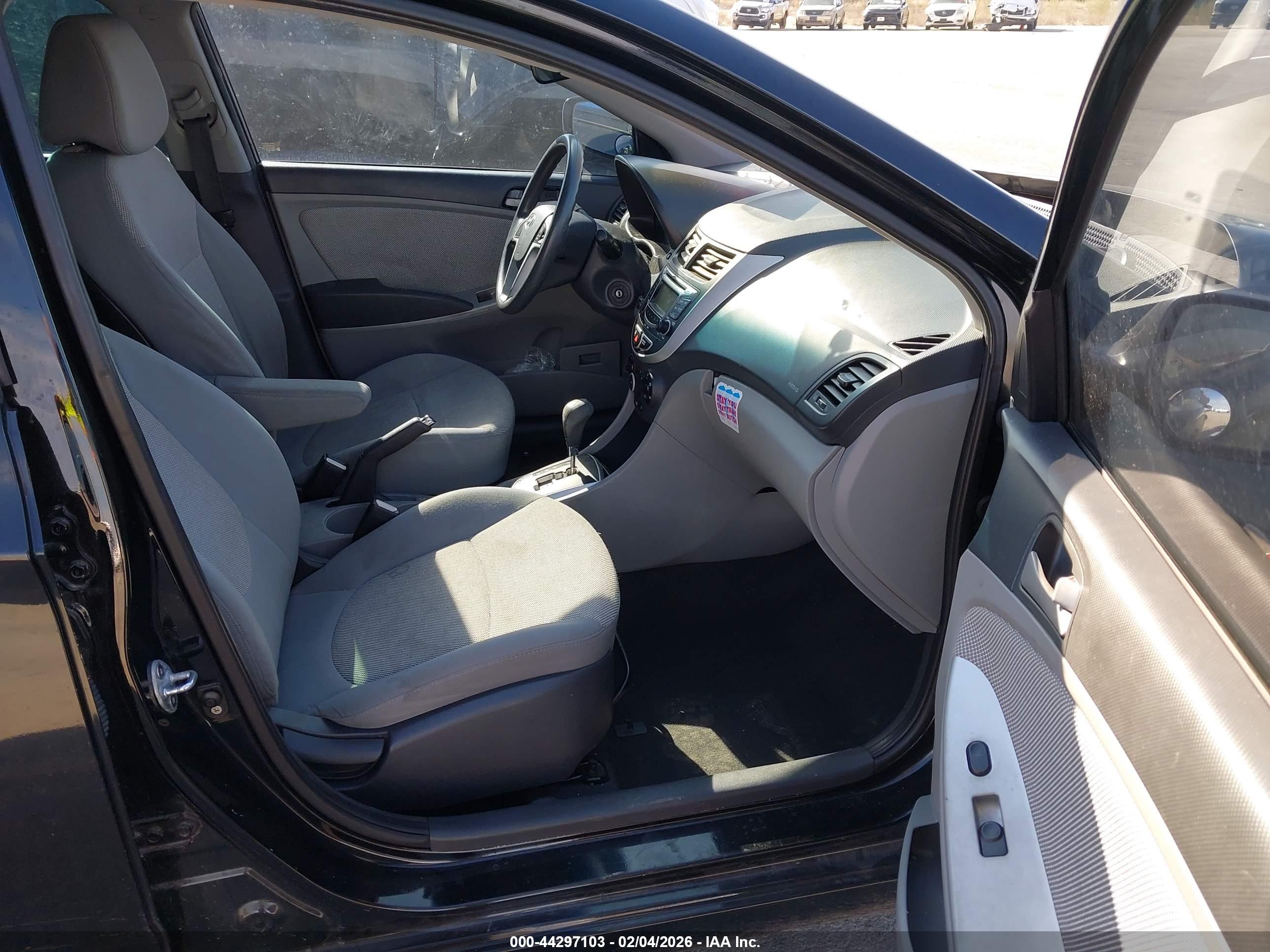HYUNDAI ACCENT image 5