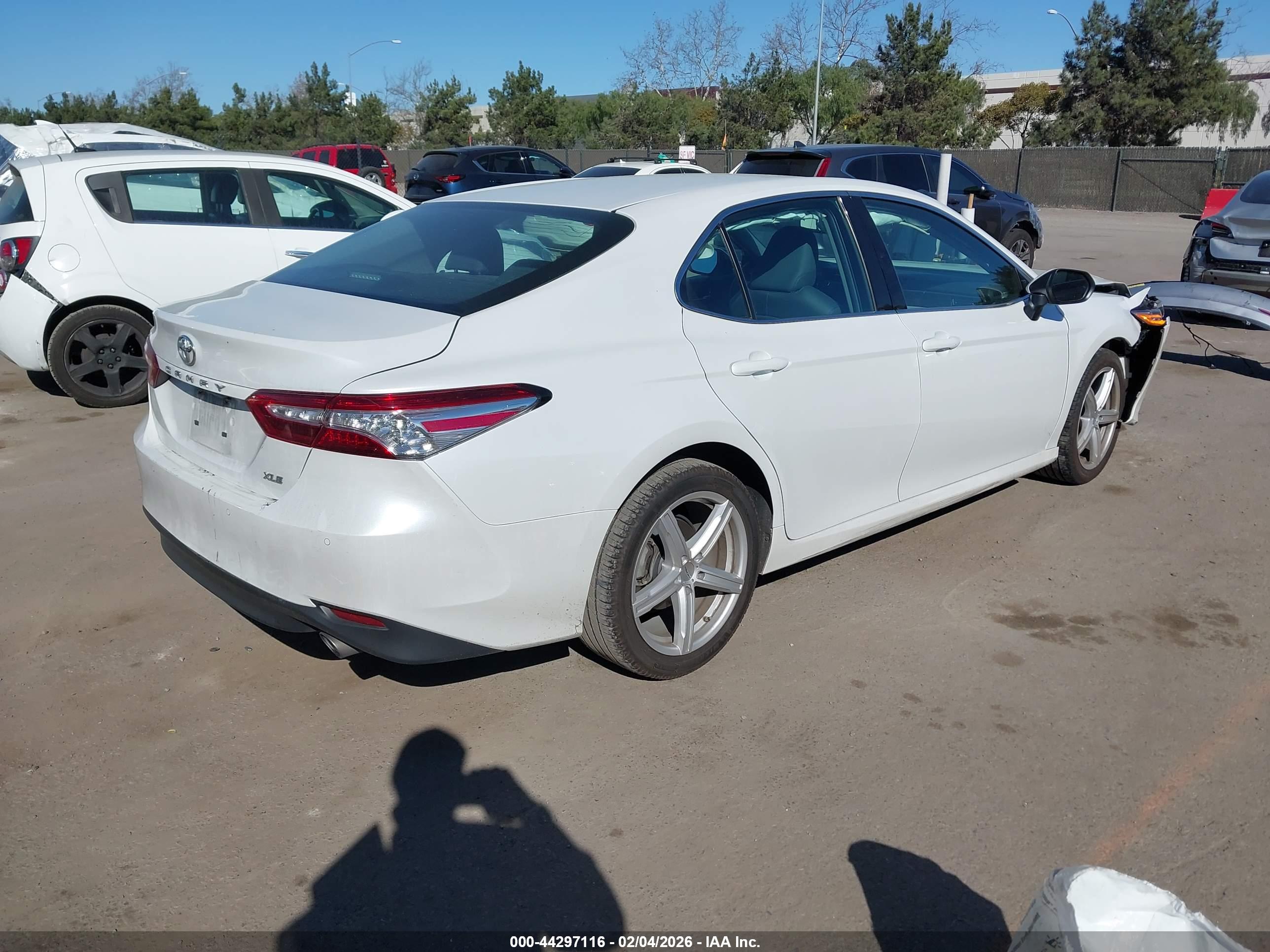 TOYOTA CAMRY image 4