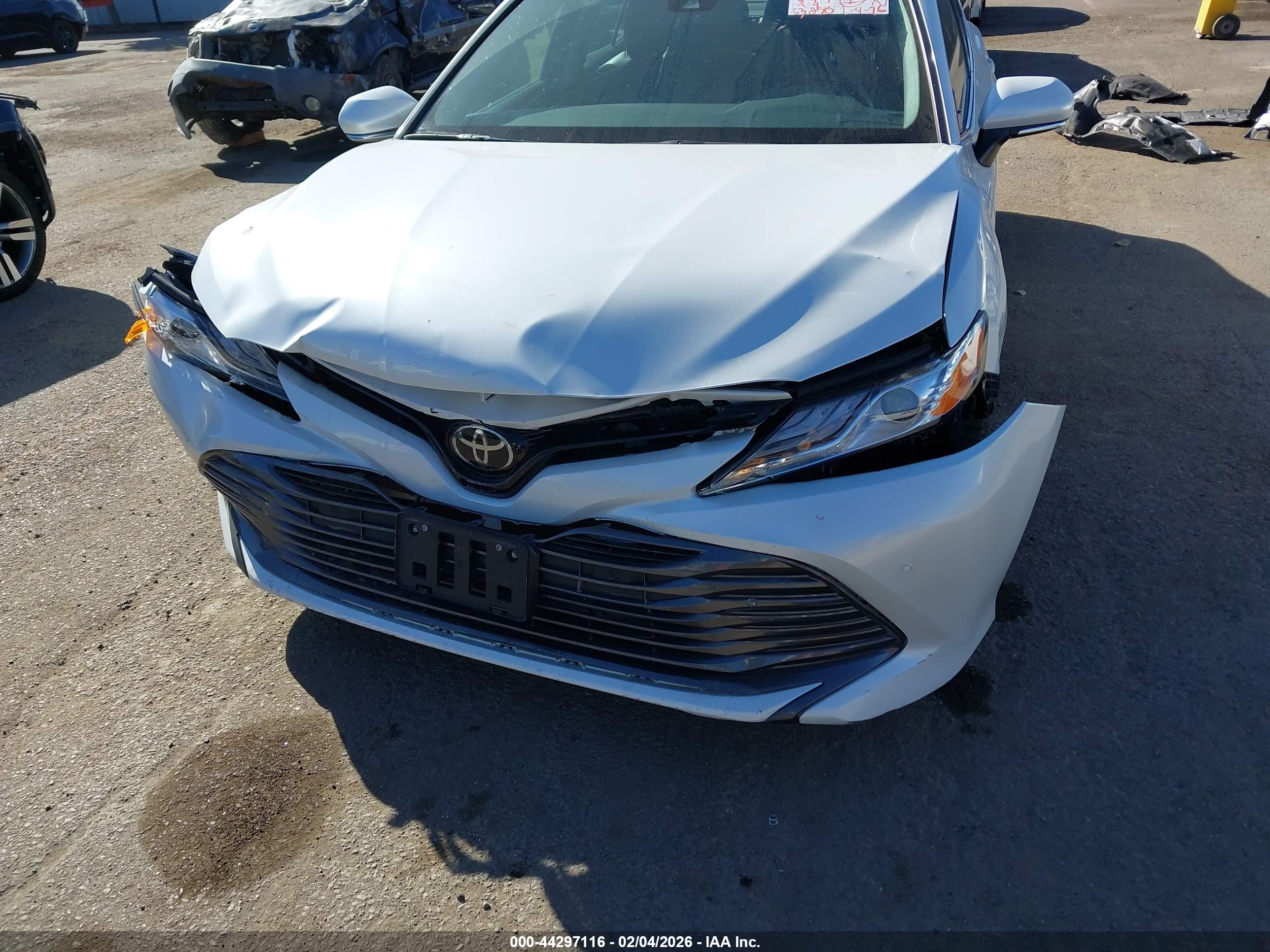 TOYOTA CAMRY image 6