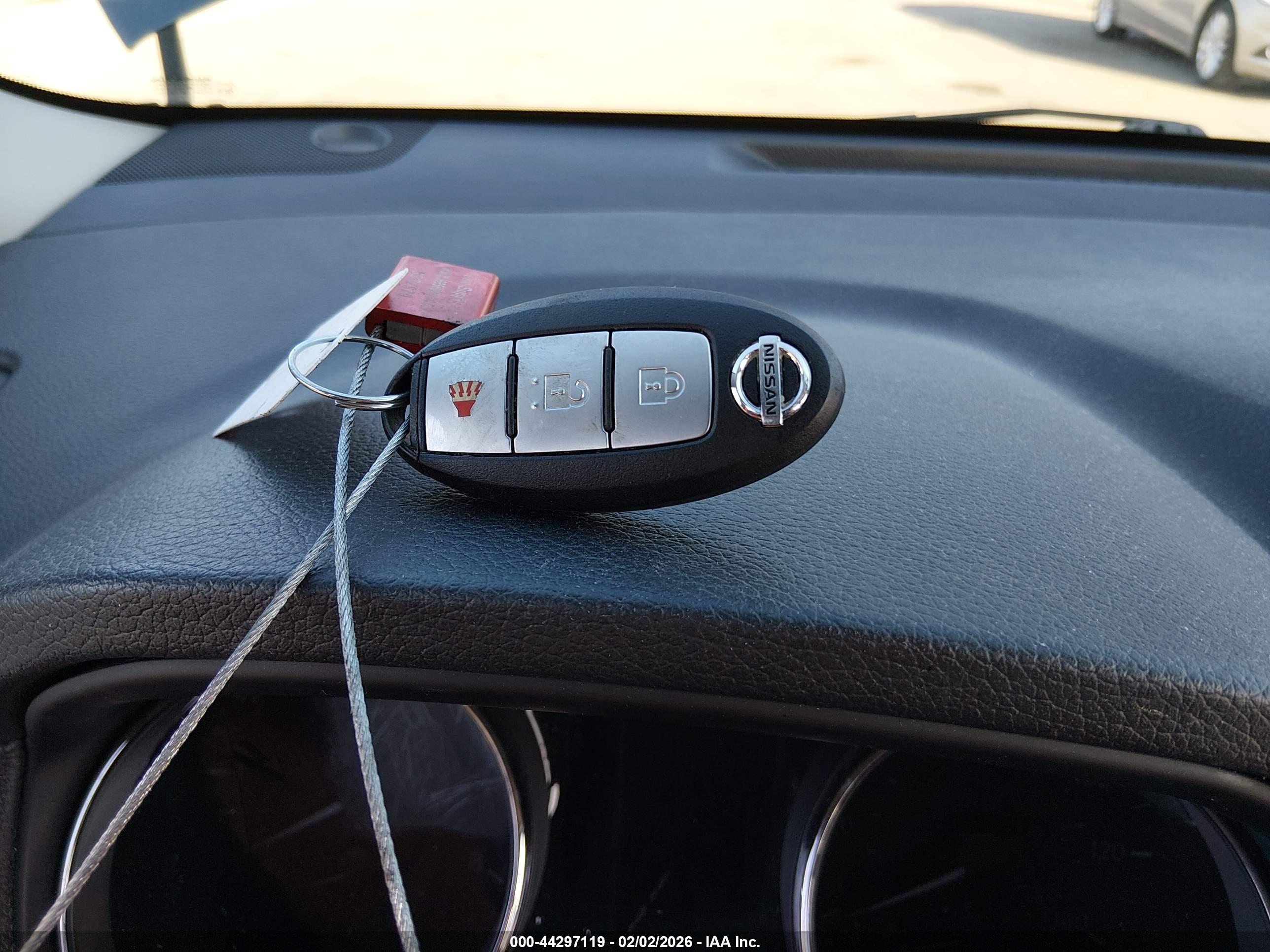 NISSAN ROGUE image 11