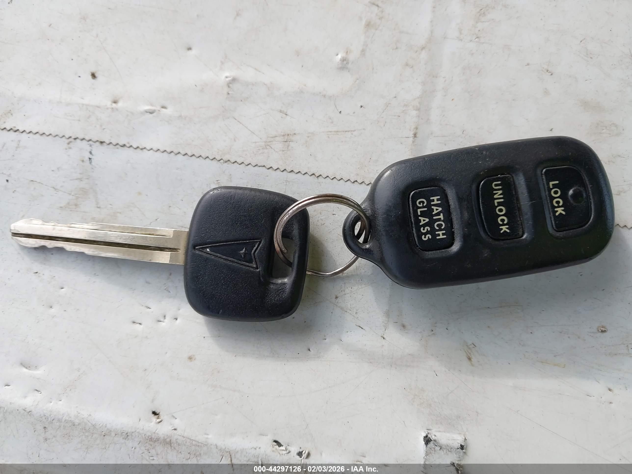 PONTIAC VIBE image 11