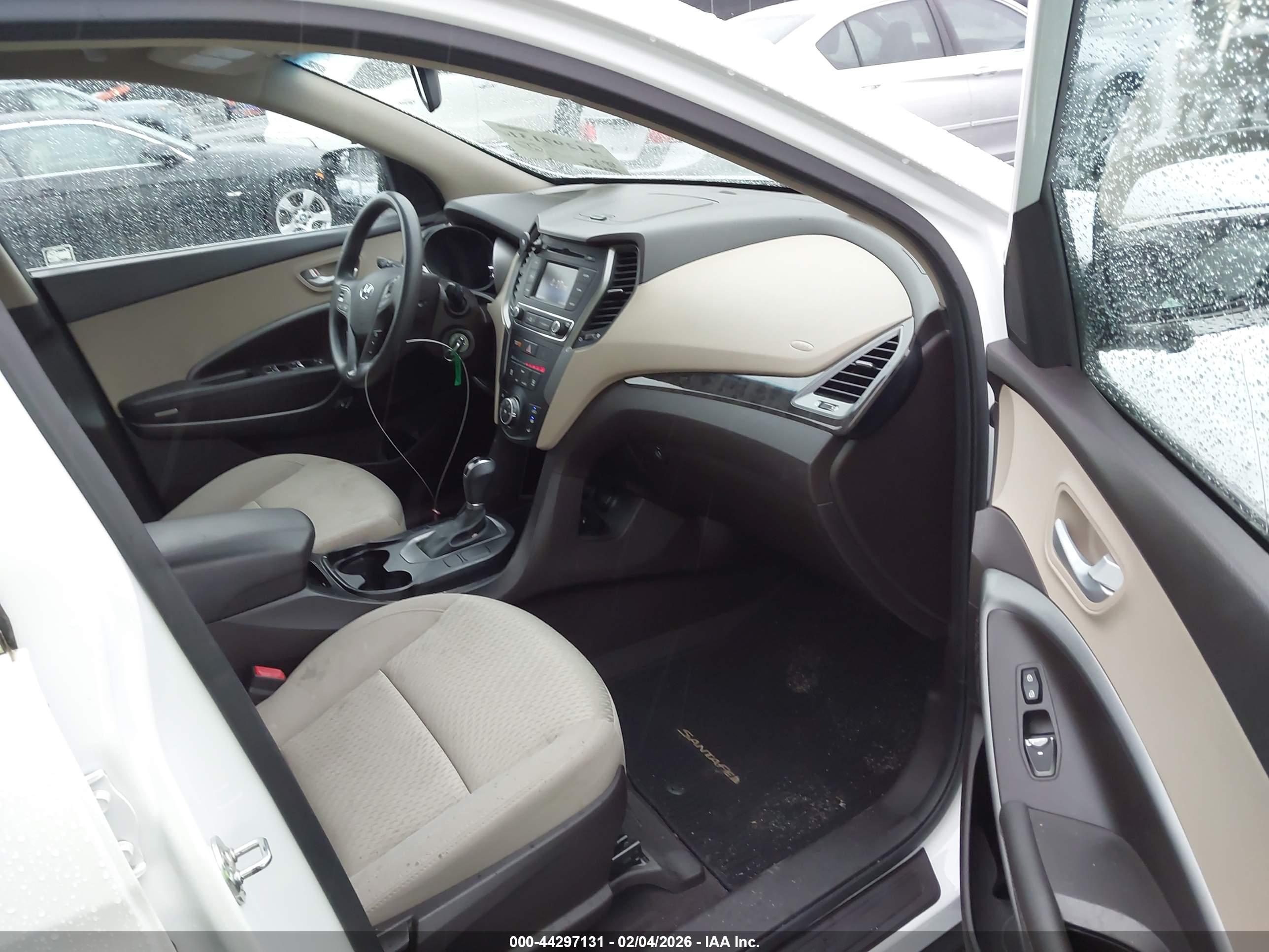 HYUNDAI SANTA image 5
