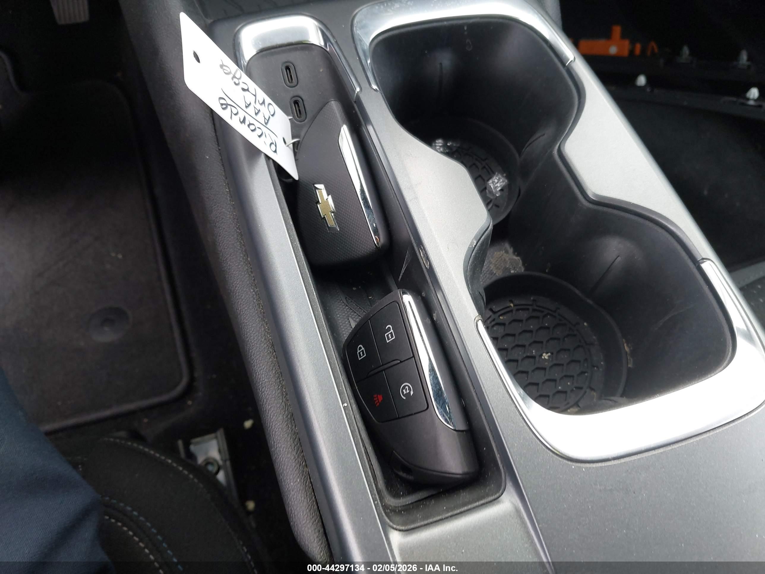 CHEVROLET EQUINOX image 11