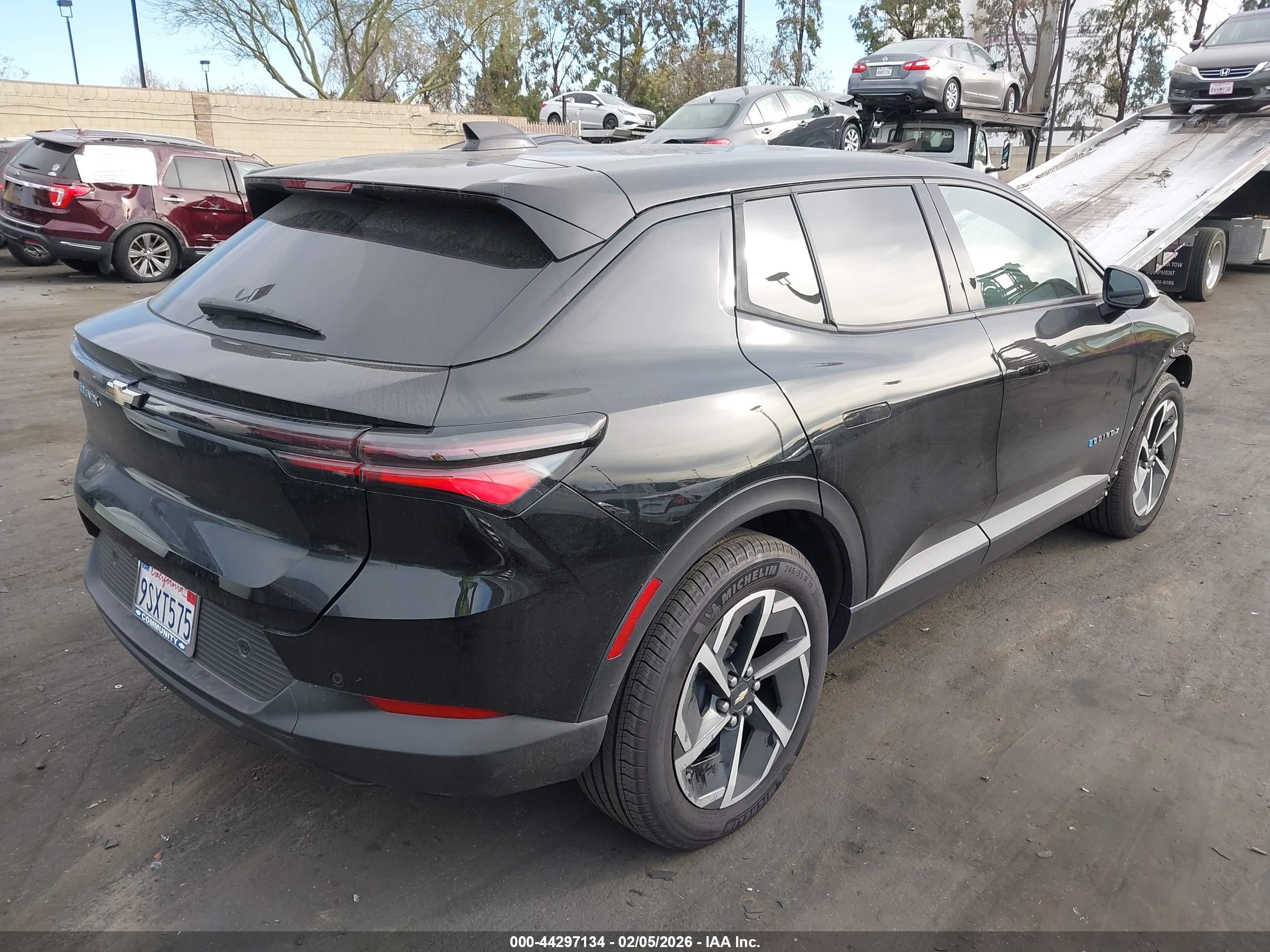 CHEVROLET EQUINOX image 4