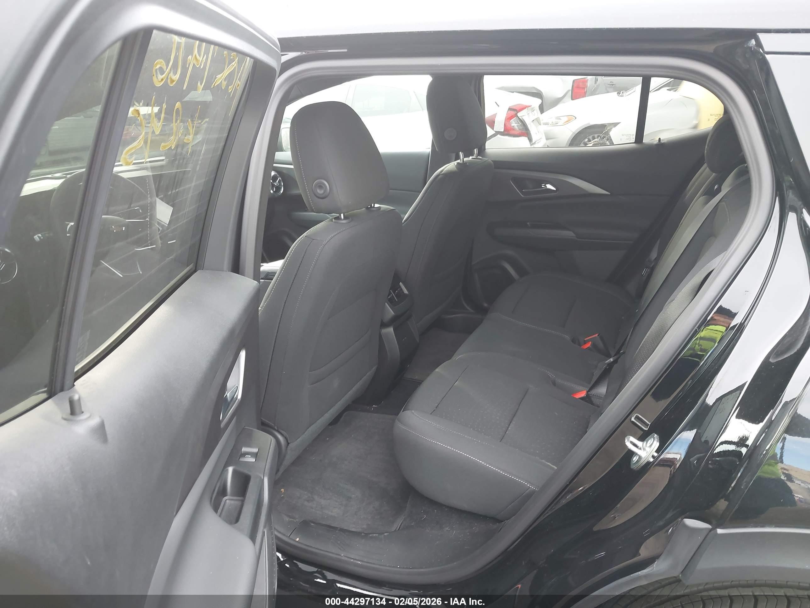 CHEVROLET EQUINOX image 8