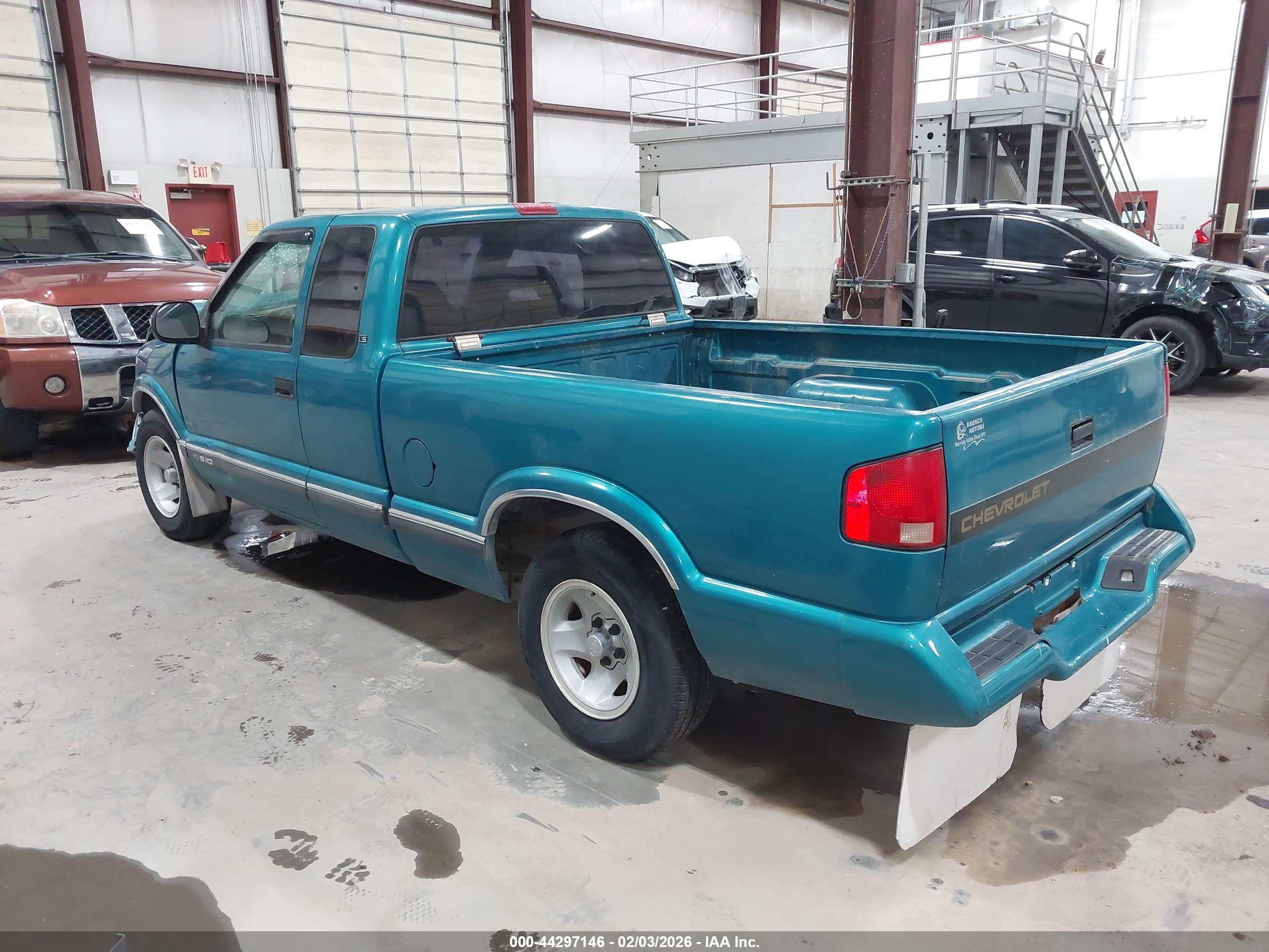 CHEVROLET S image 3