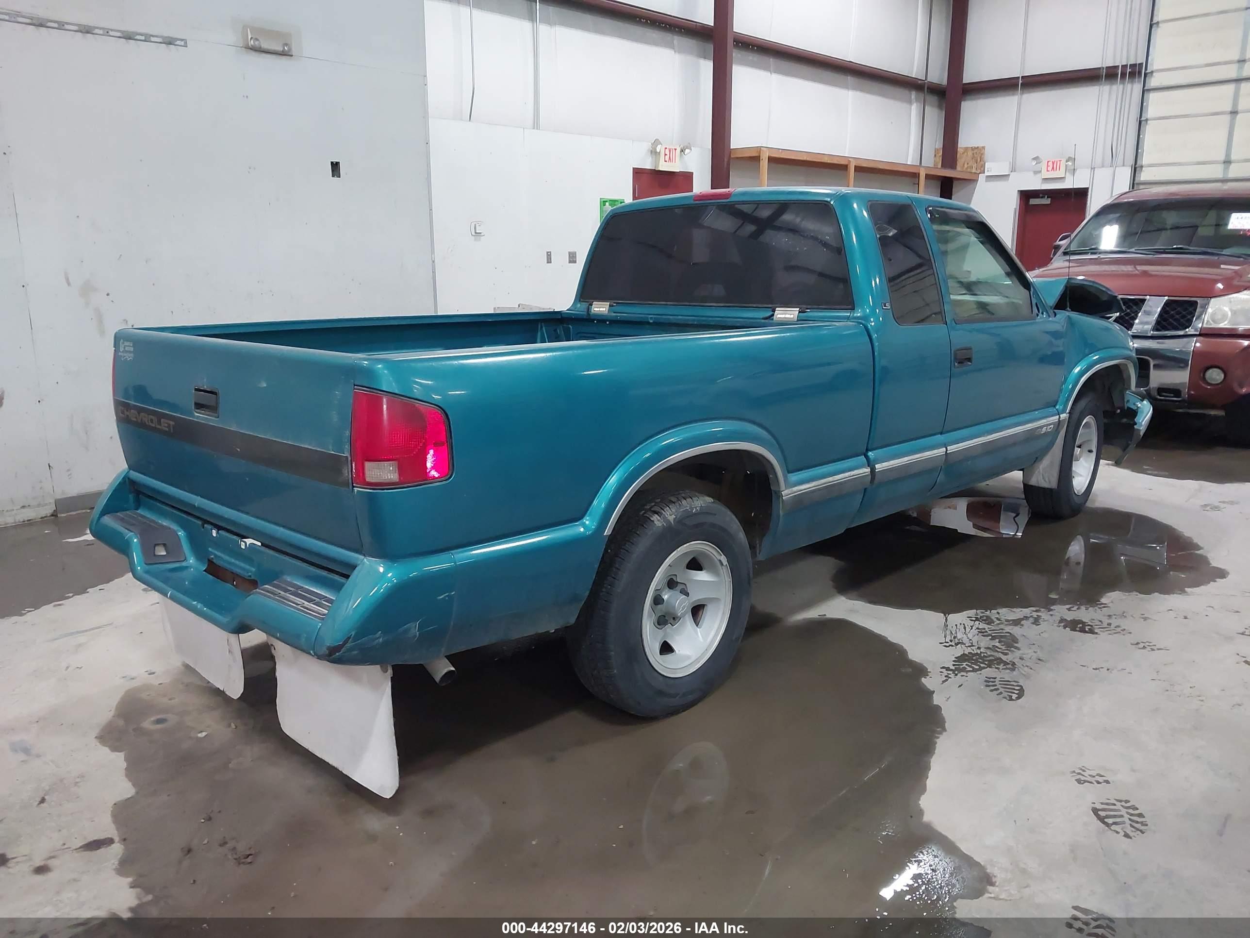 CHEVROLET S image 4