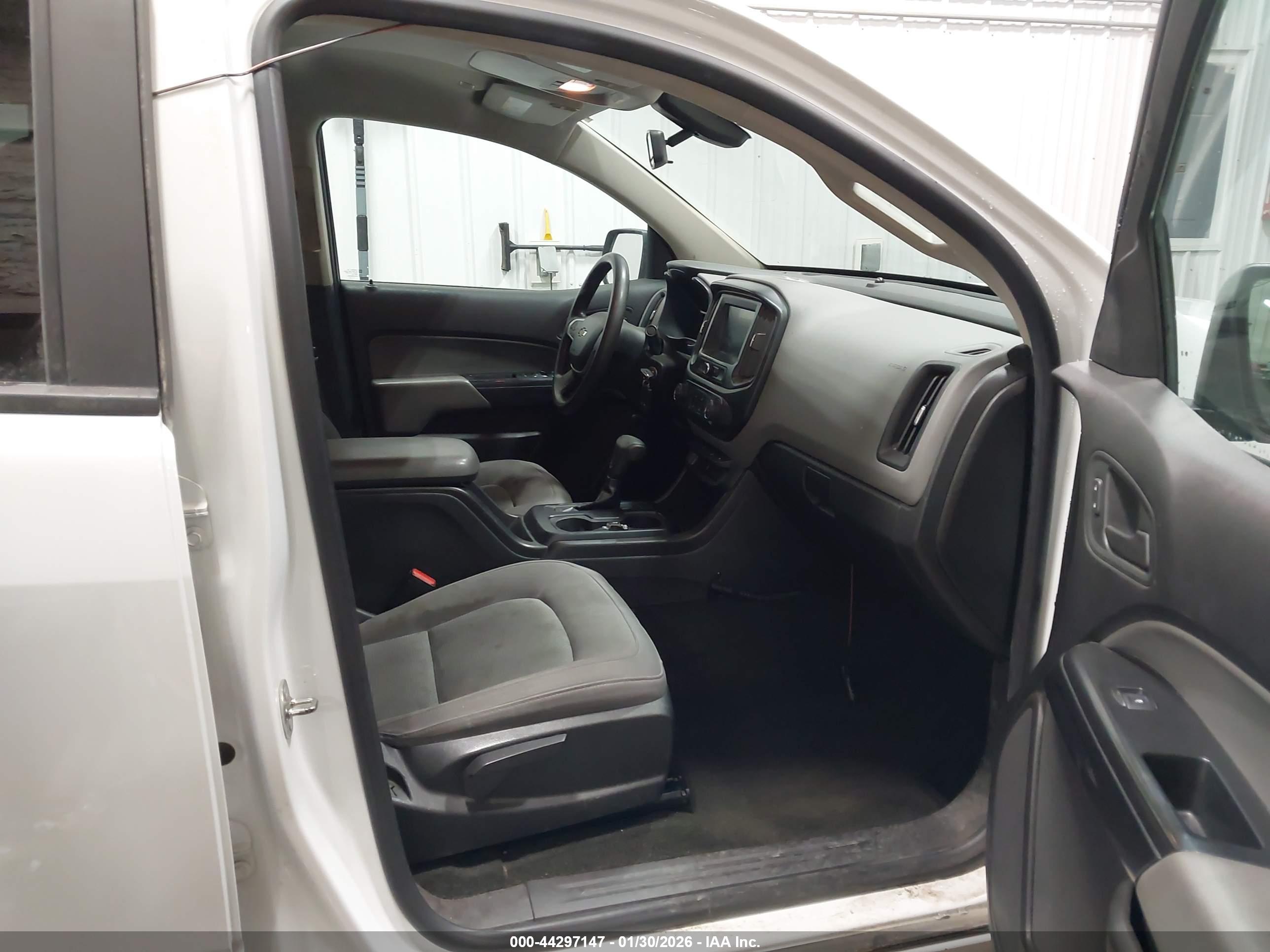 CHEVROLET COLORADO image 5