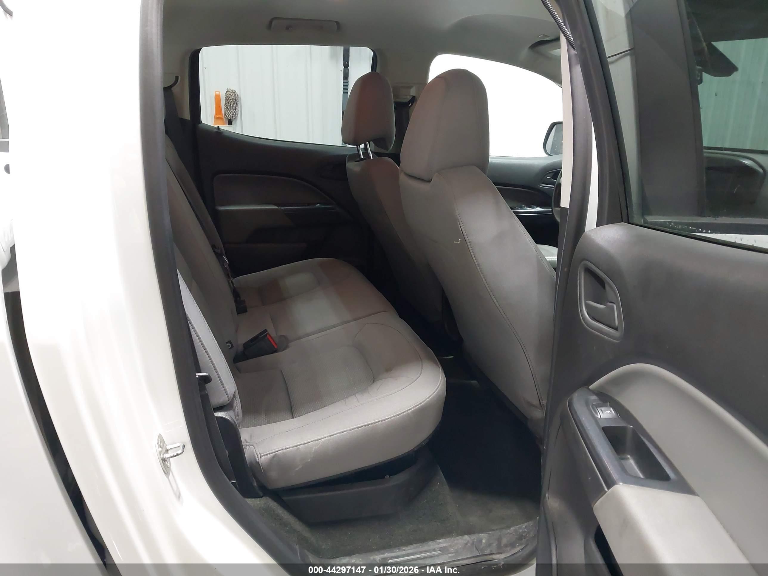 CHEVROLET COLORADO image 8