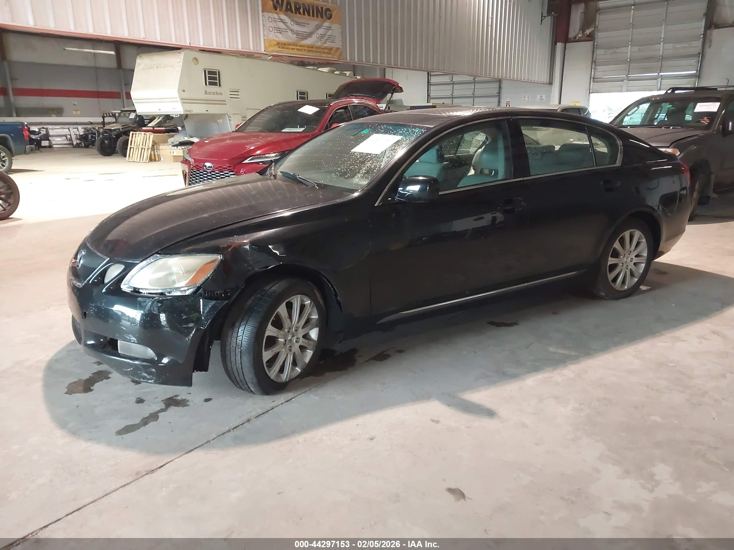 LEXUS GS image 2