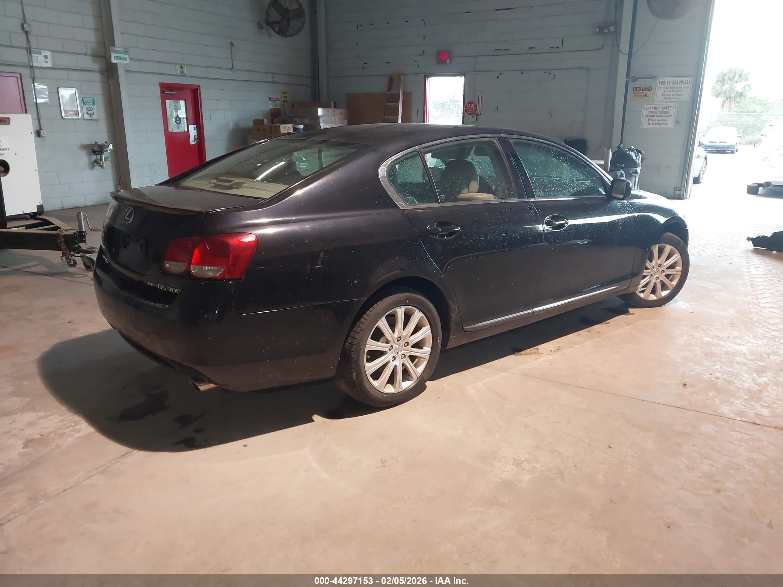 LEXUS GS image 4