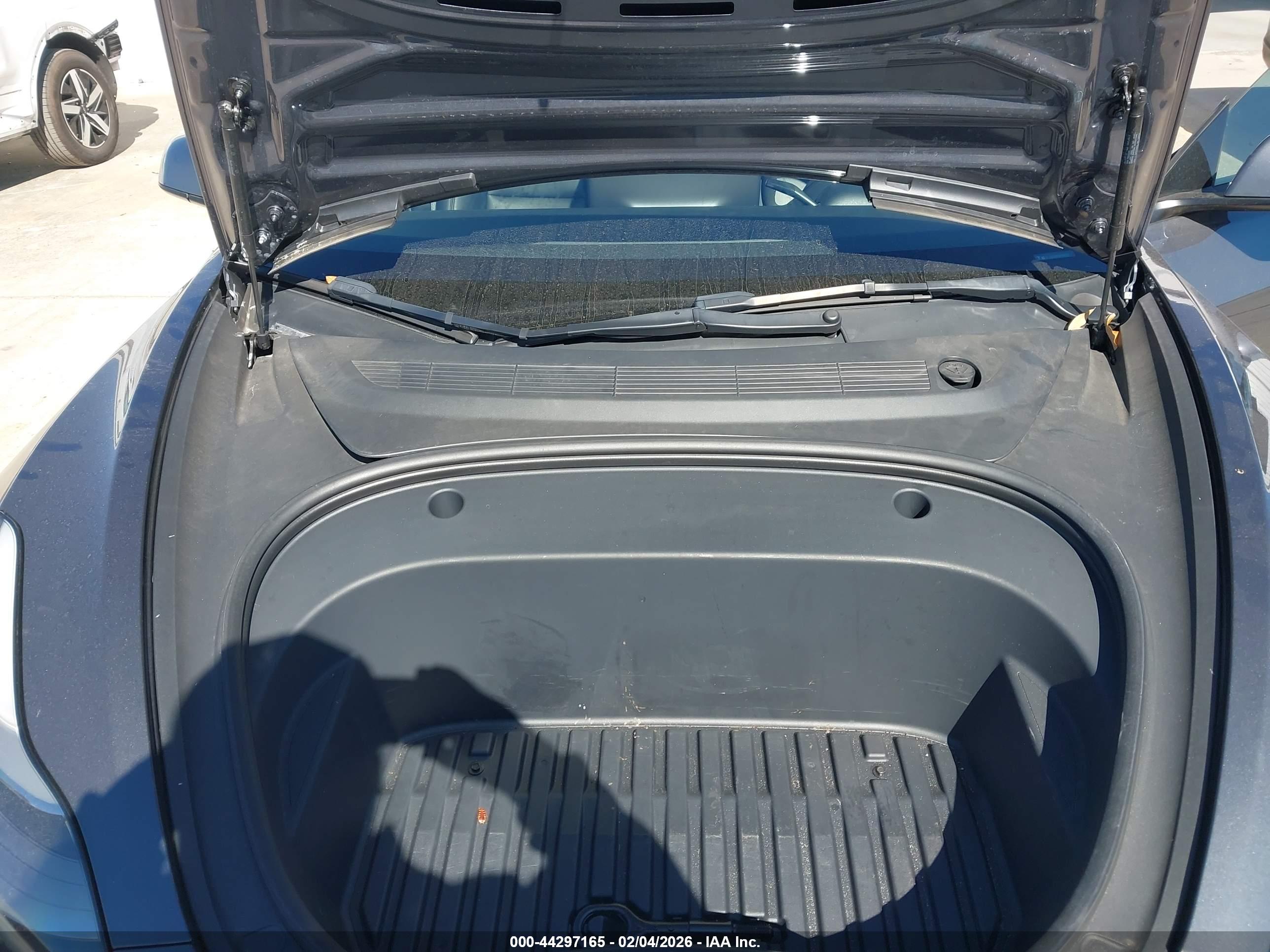 TESLA MODEL image 10