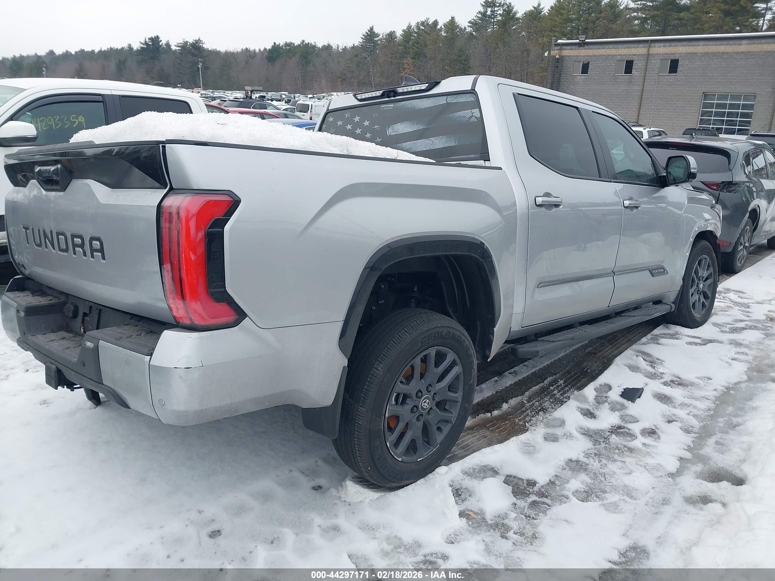 TOYOTA TUNDRA image 4