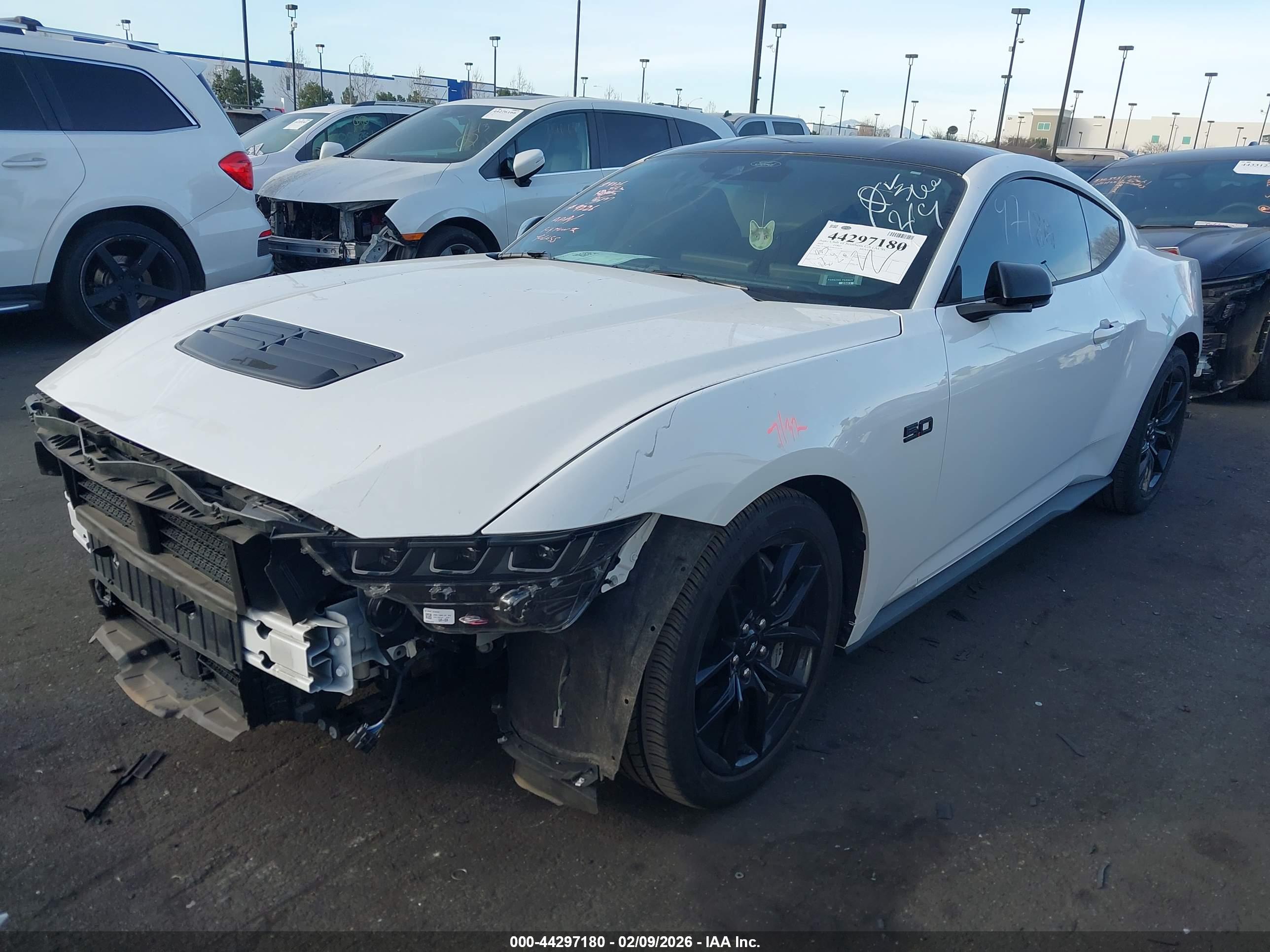 FORD MUSTANG image 2