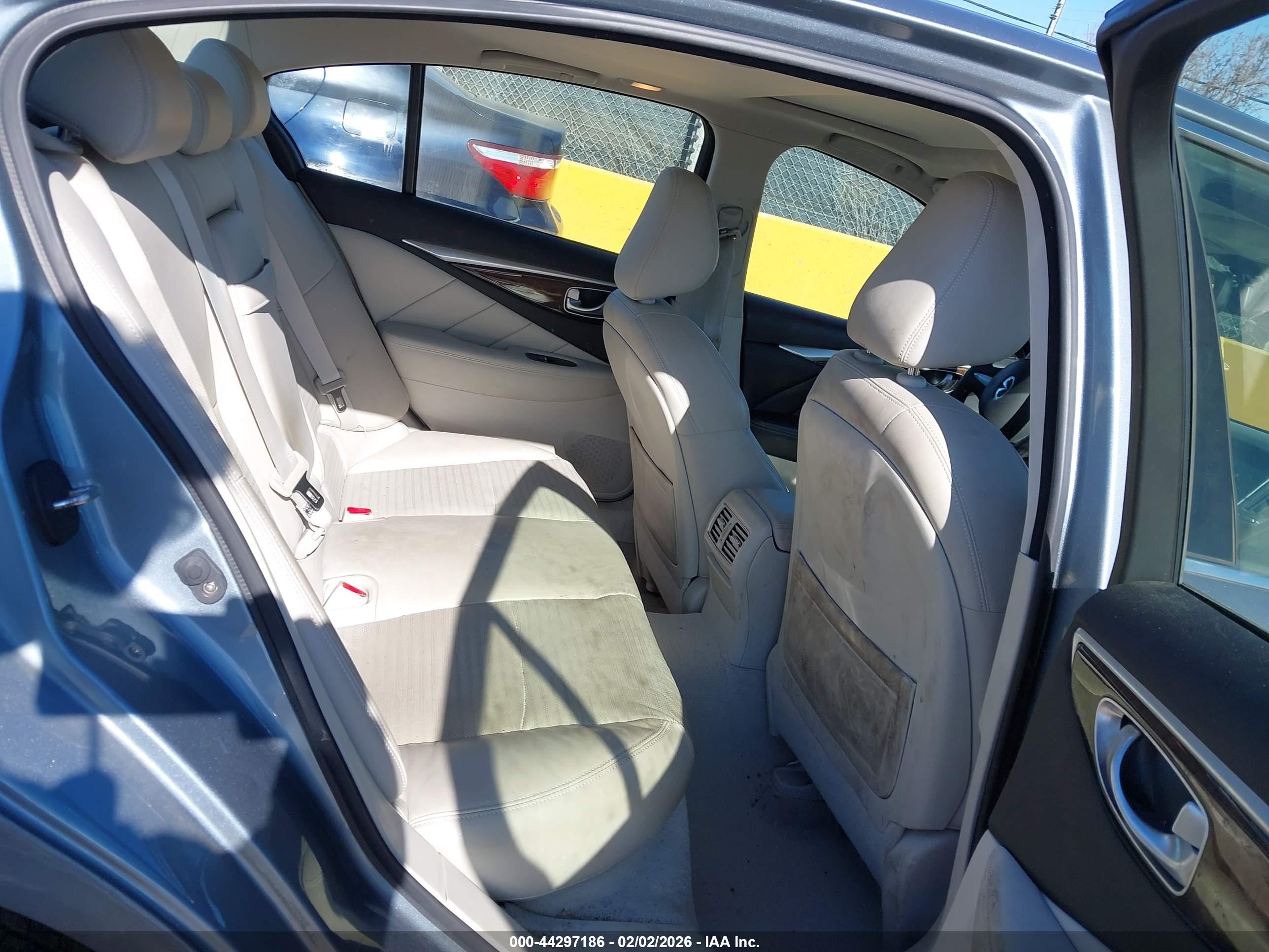 INFINITI Q50 image 8