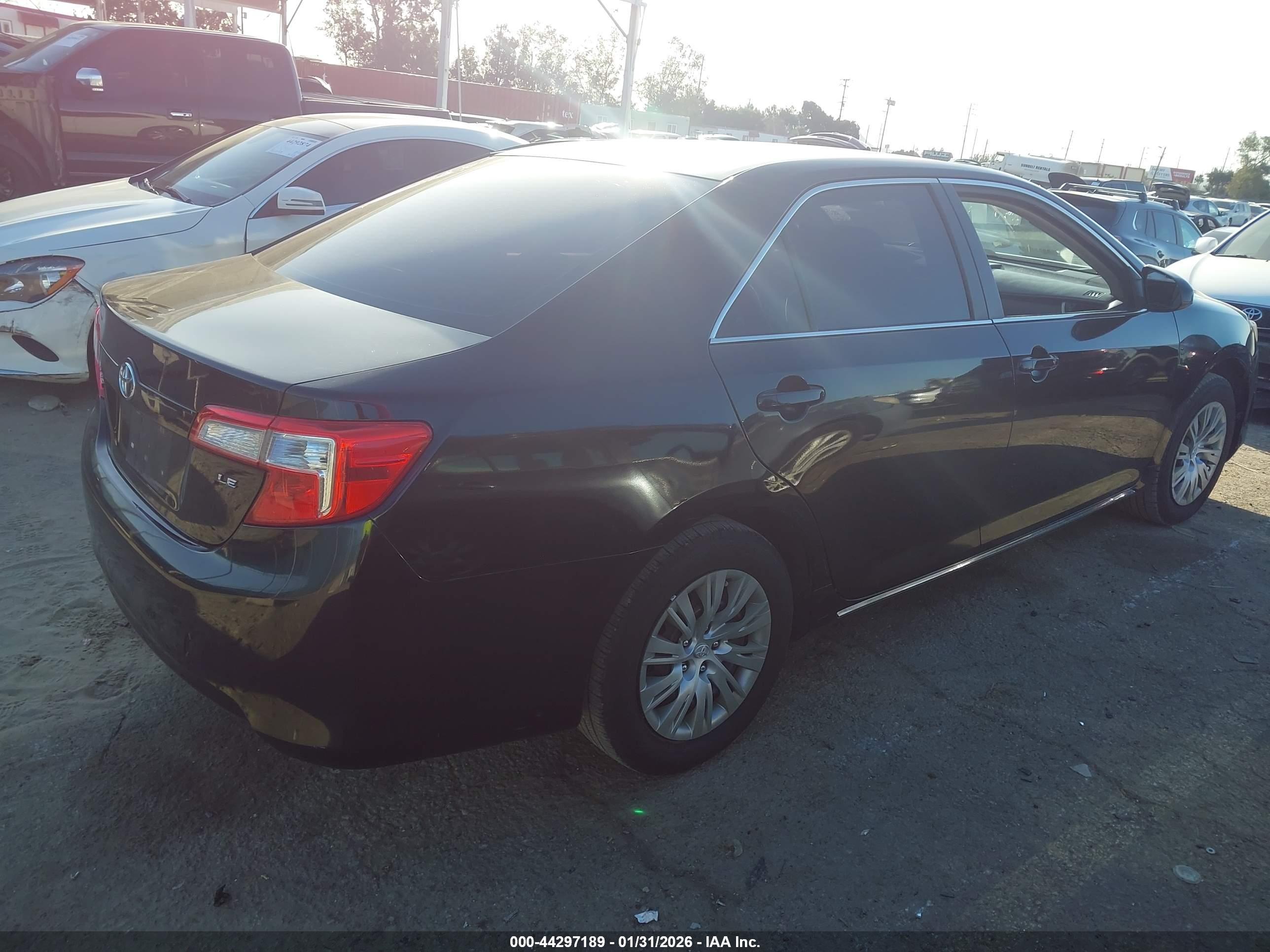 TOYOTA CAMRY image 4