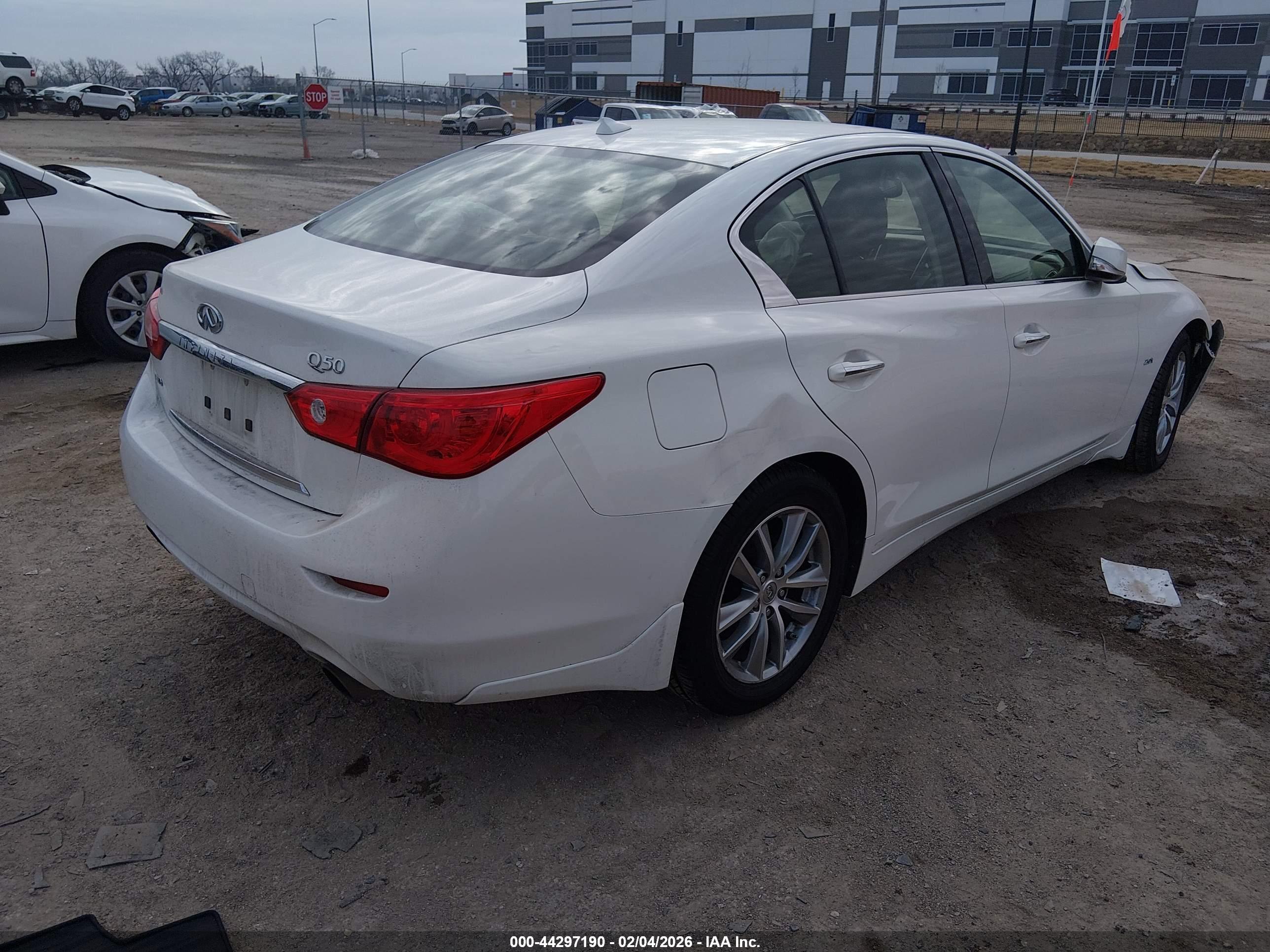 INFINITI Q50 image 4