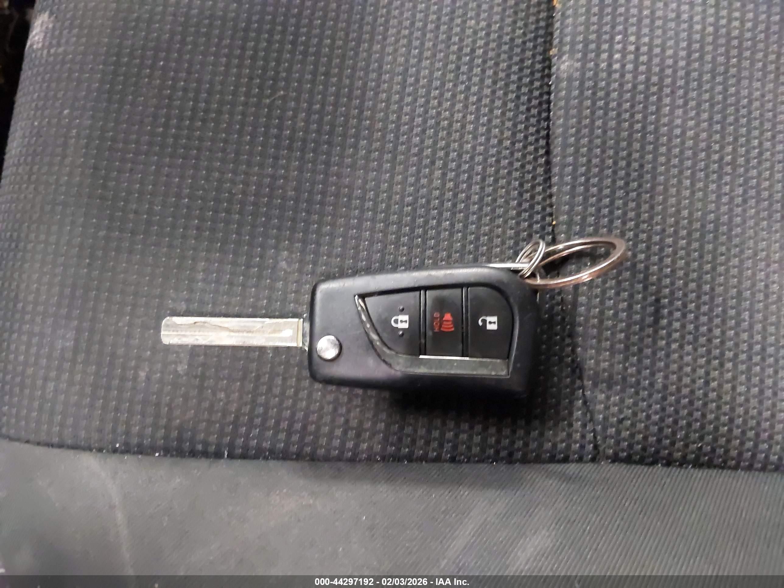 TOYOTA RAV4 image 11