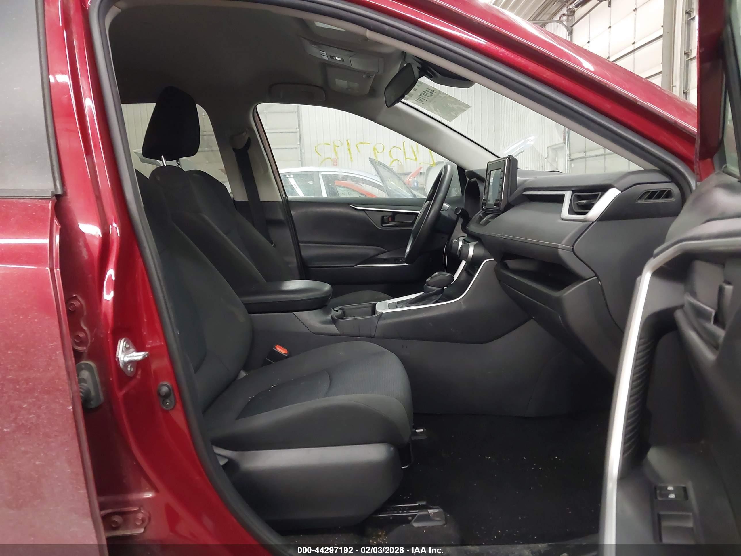 TOYOTA RAV4 image 5