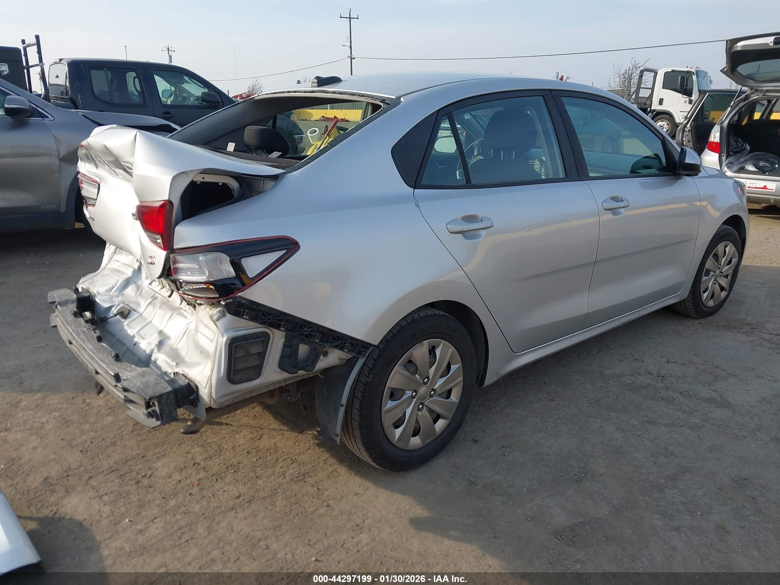 KIA RIO image 4