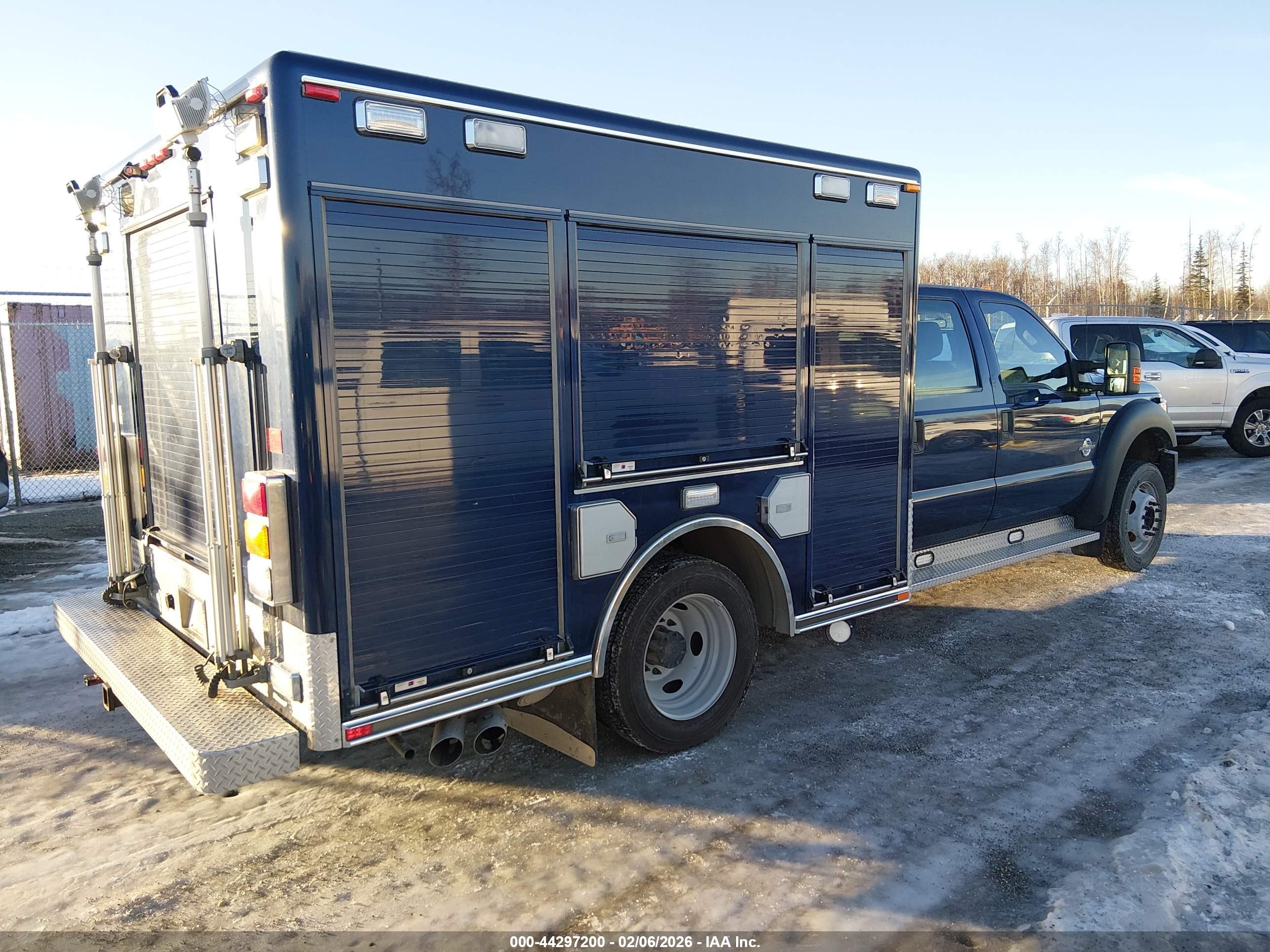 FORD F450 image 4