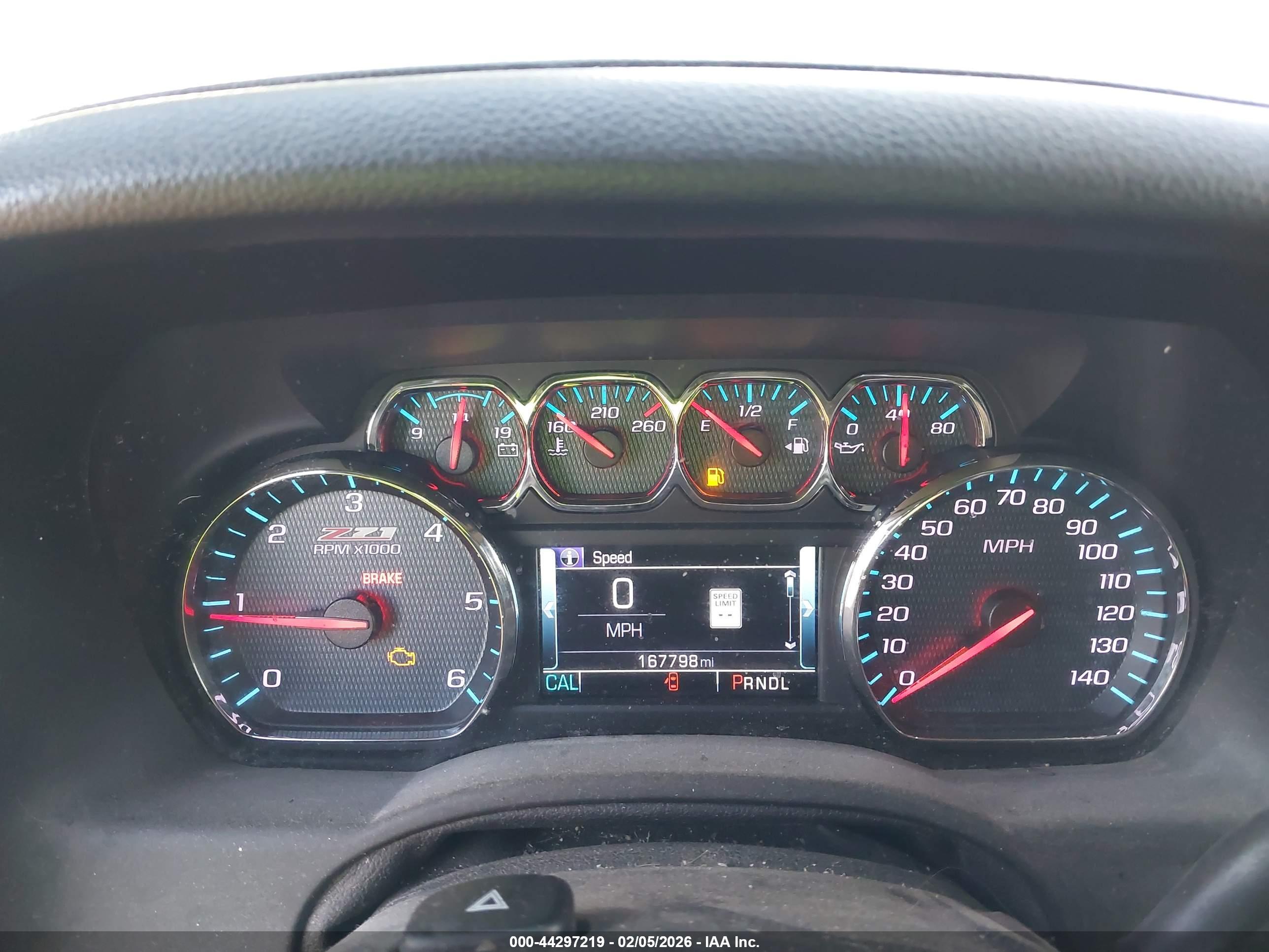 CHEVROLET SUBURBAN image 7