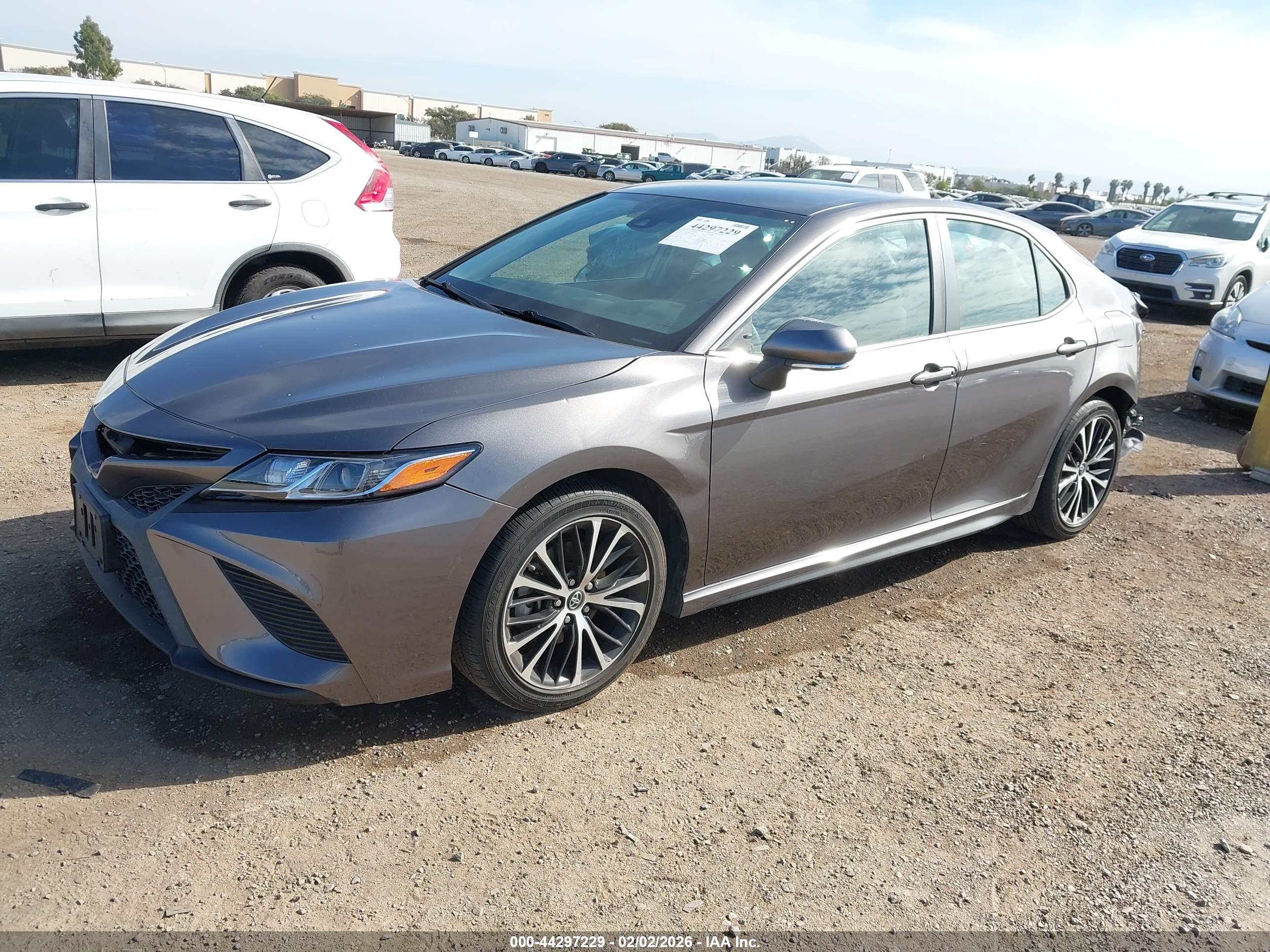 TOYOTA CAMRY image 2