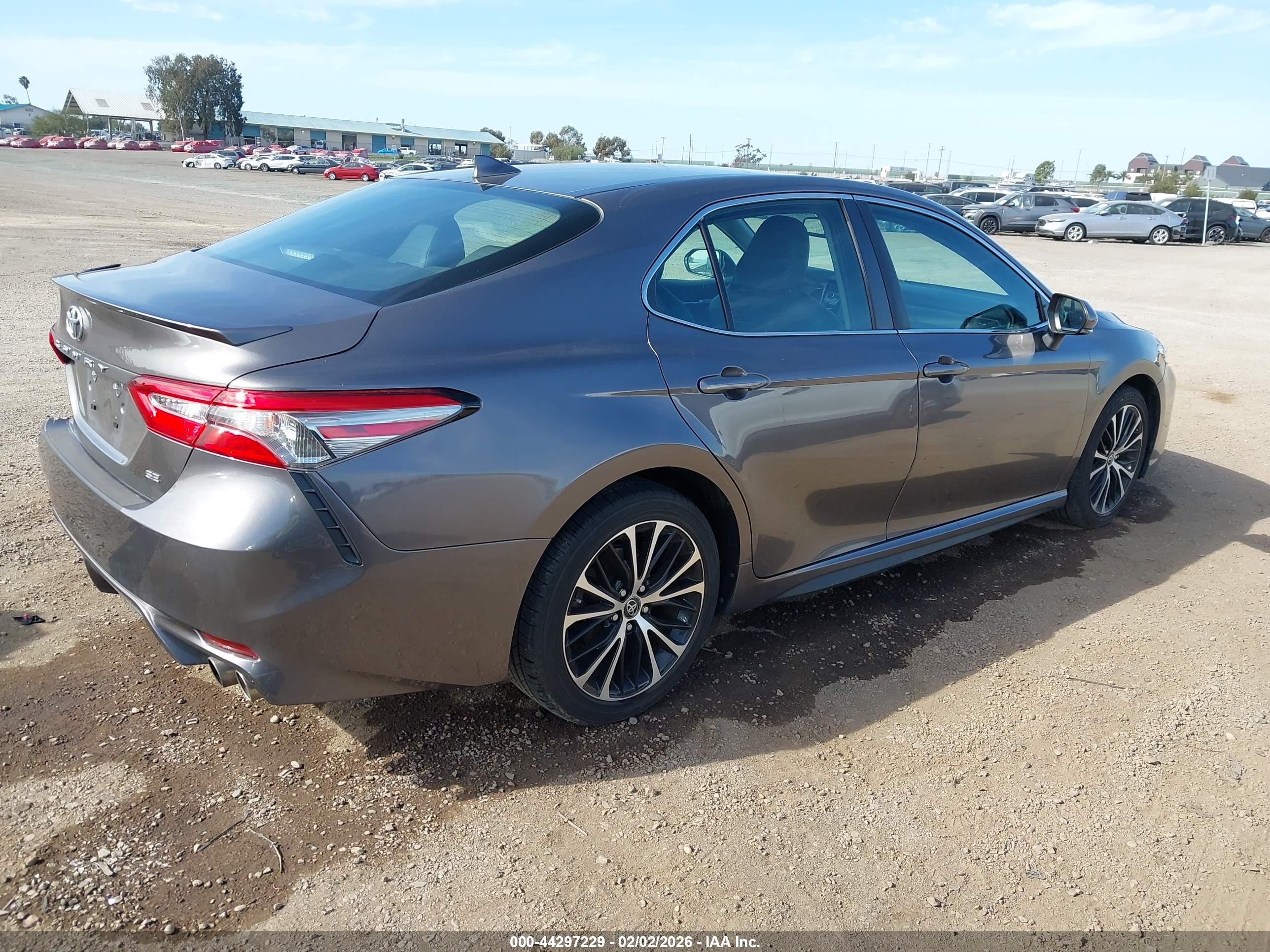 TOYOTA CAMRY image 4