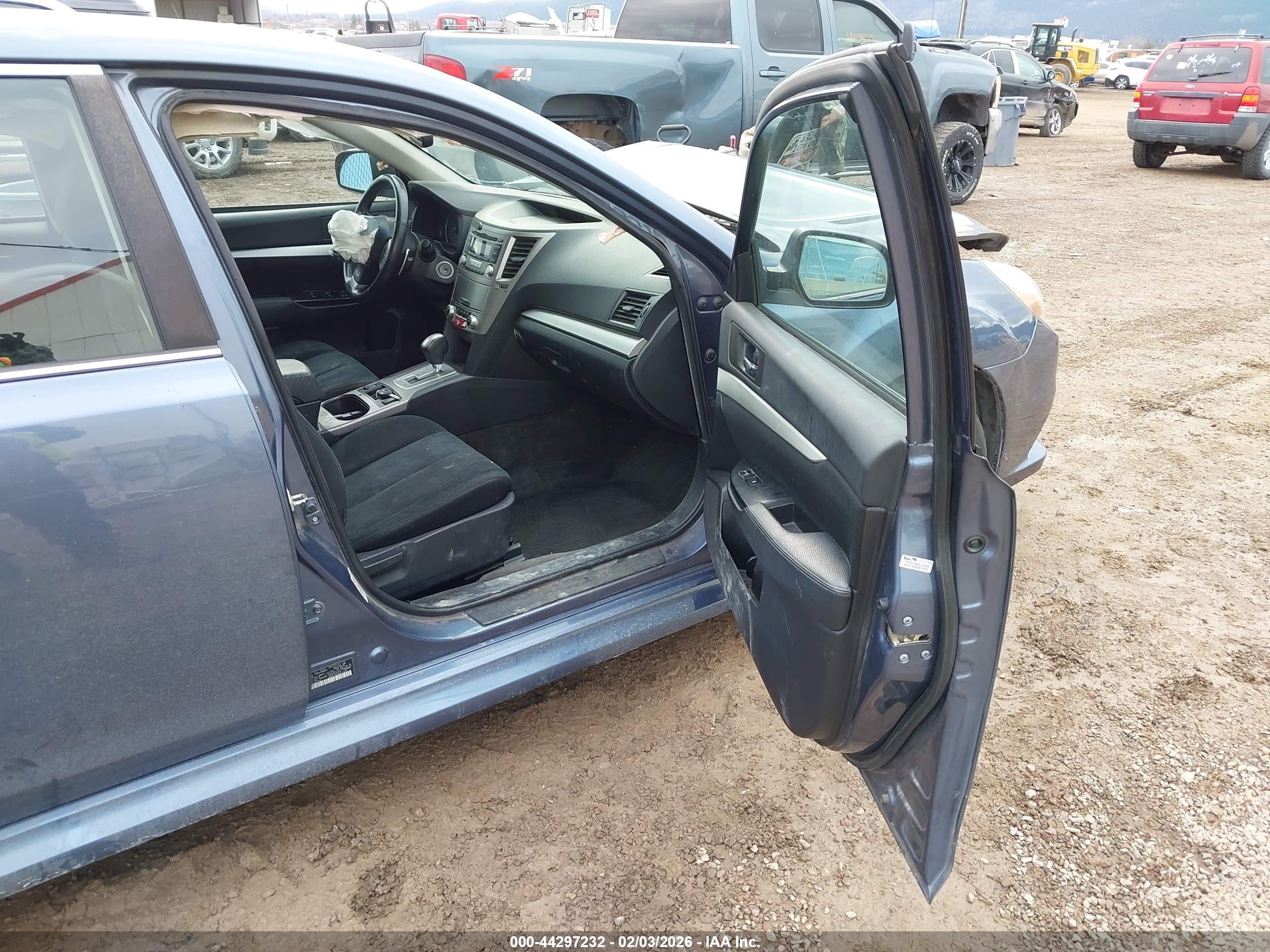 SUBARU LEGACY image 5