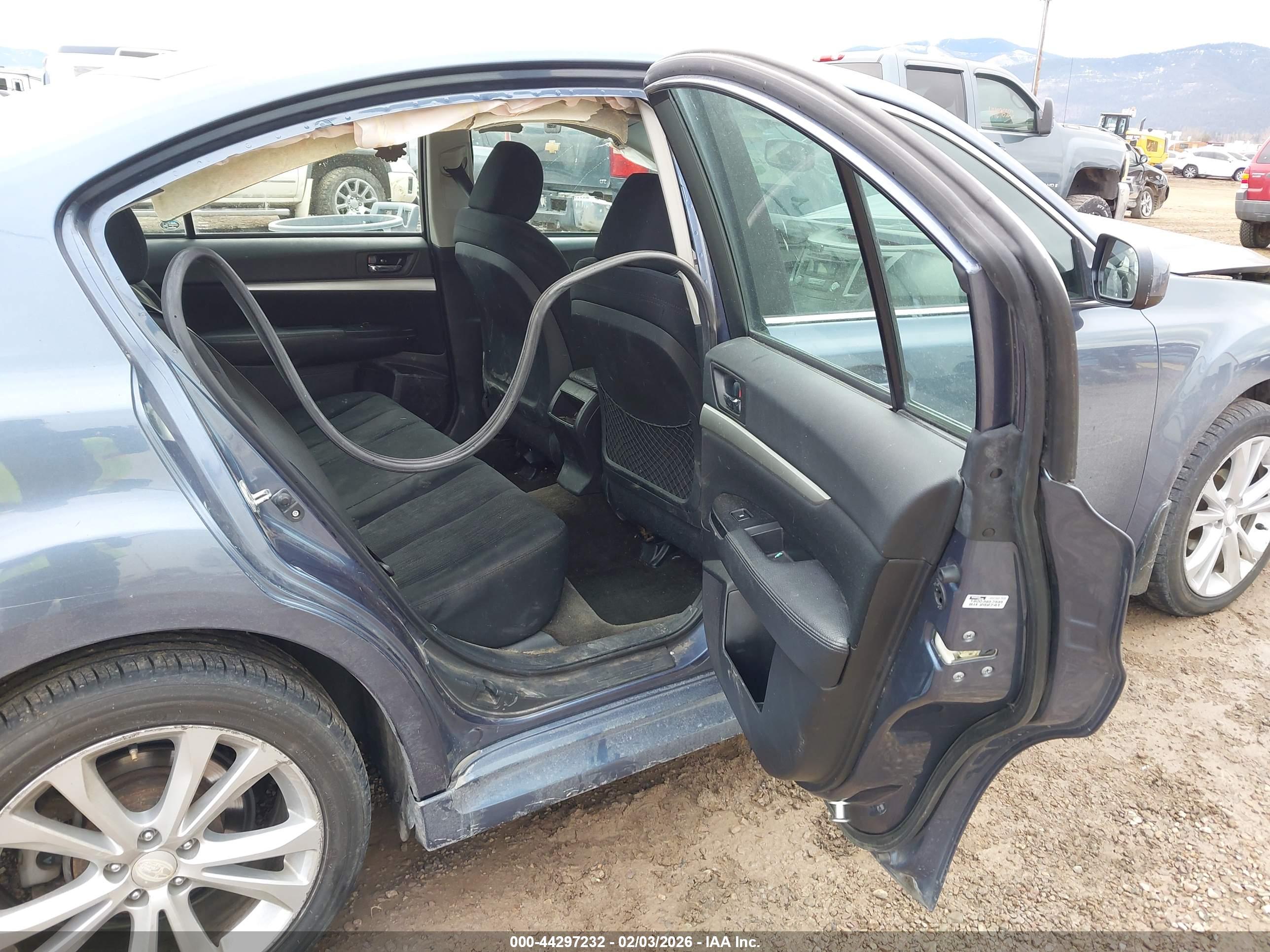 SUBARU LEGACY image 8