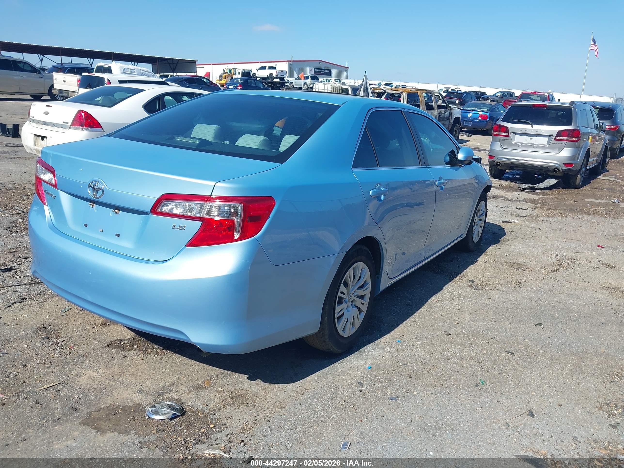 TOYOTA CAMRY image 4