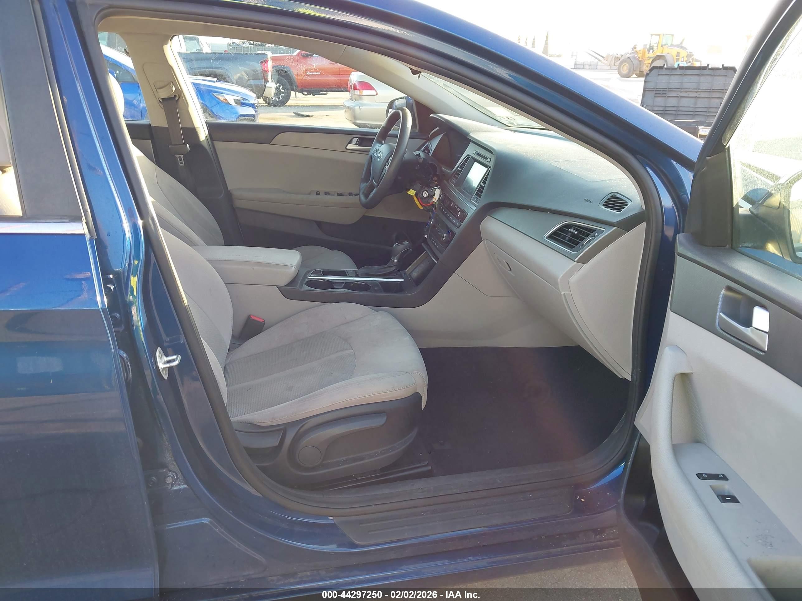 HYUNDAI SONATA image 5