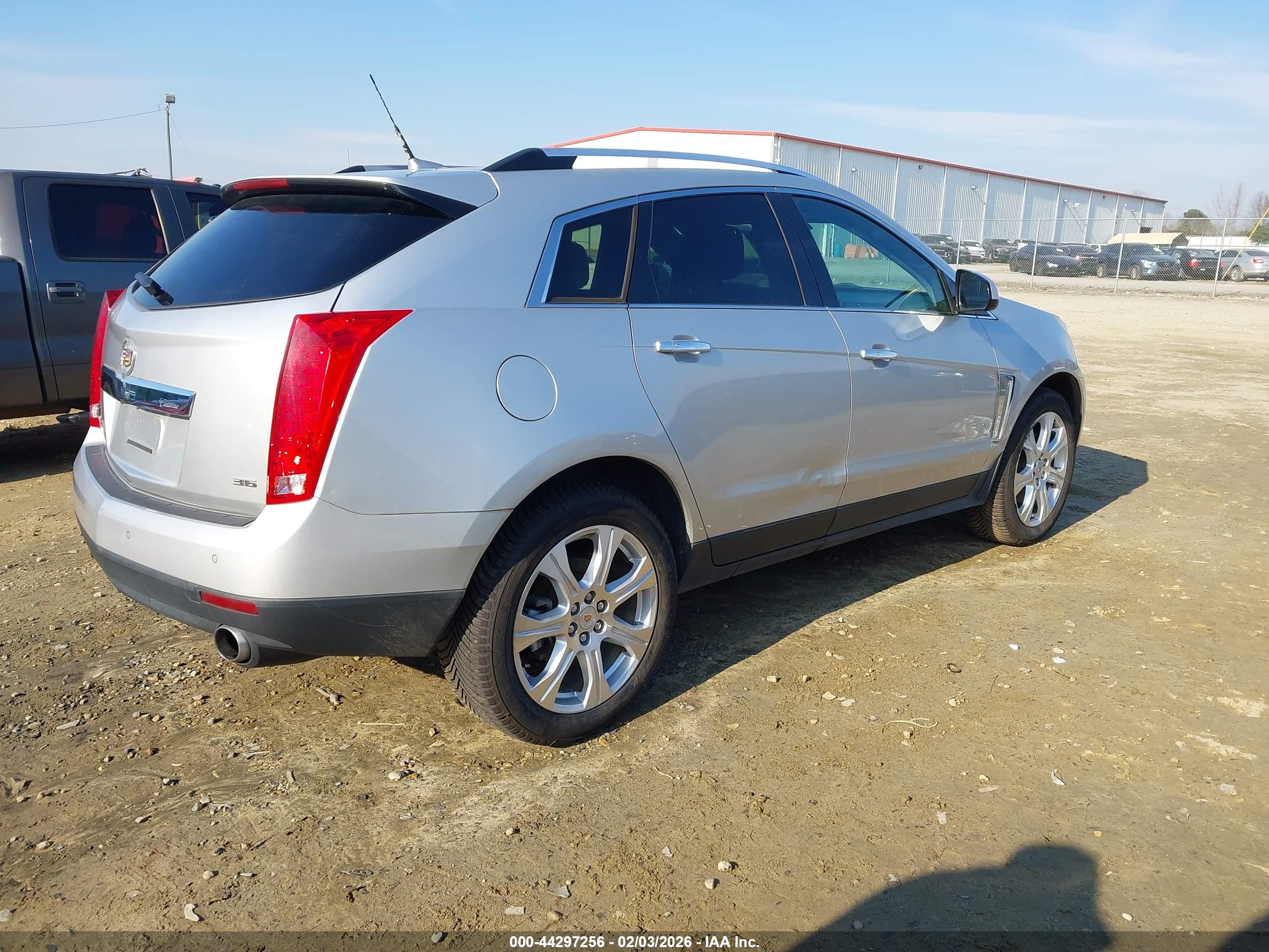 CADILLAC SRX image 4
